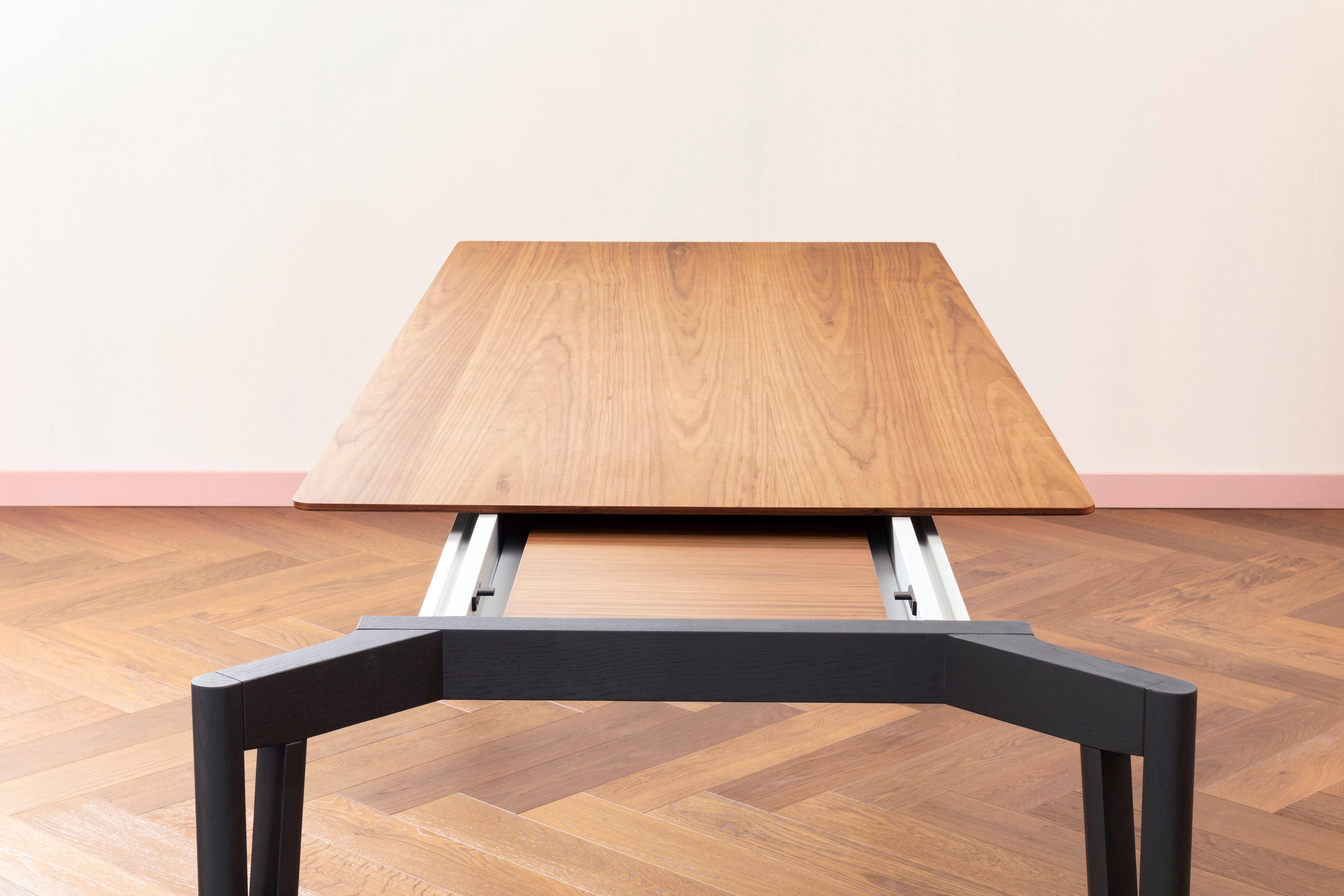 Decapo Extendible Table in Black Aniline Base, by Francesco Beghetto In New Condition For Sale In Brooklyn, NY