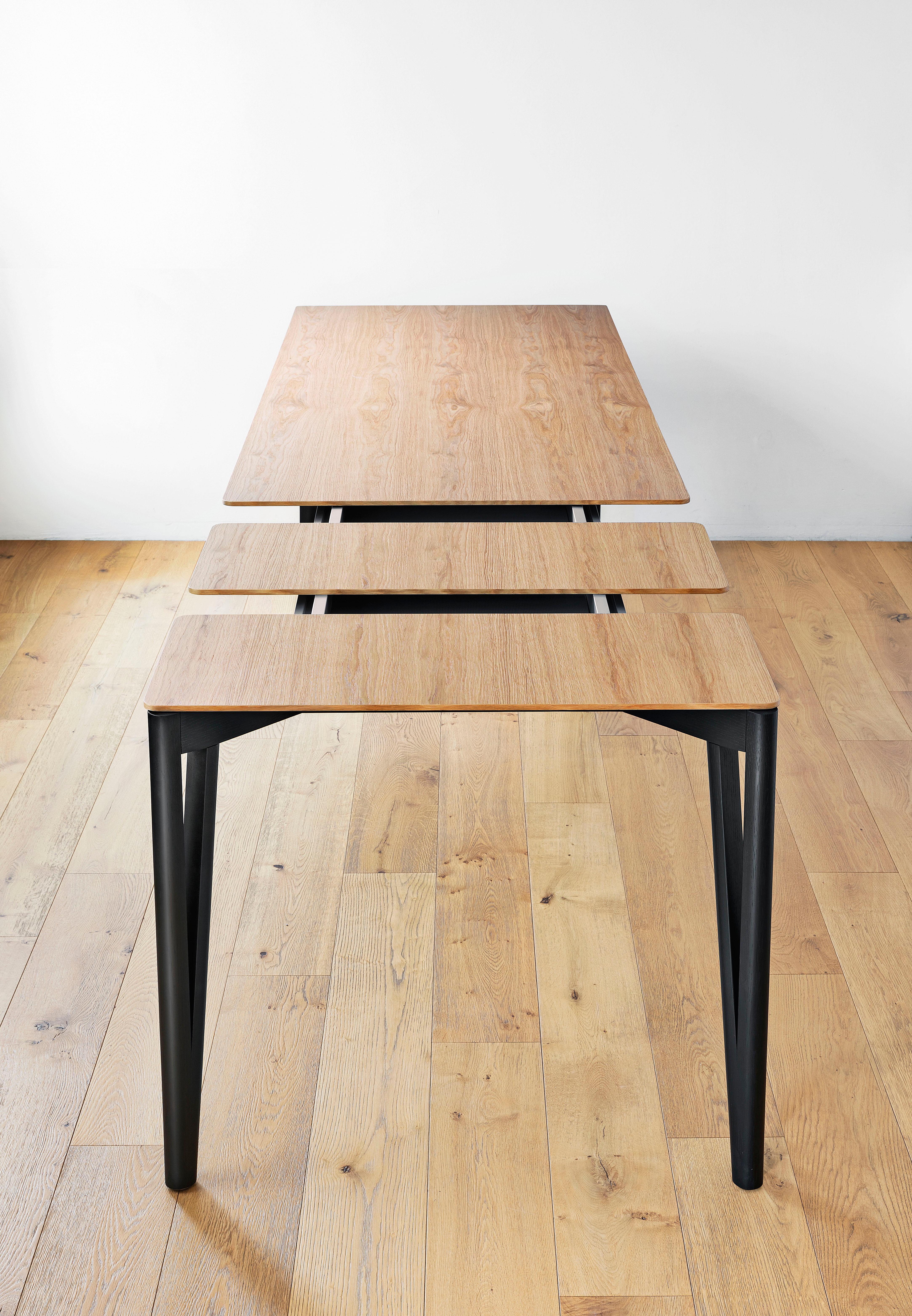 Decapo Extendible Table in Black Aniline Base, by Francesco Beghetto For Sale 2