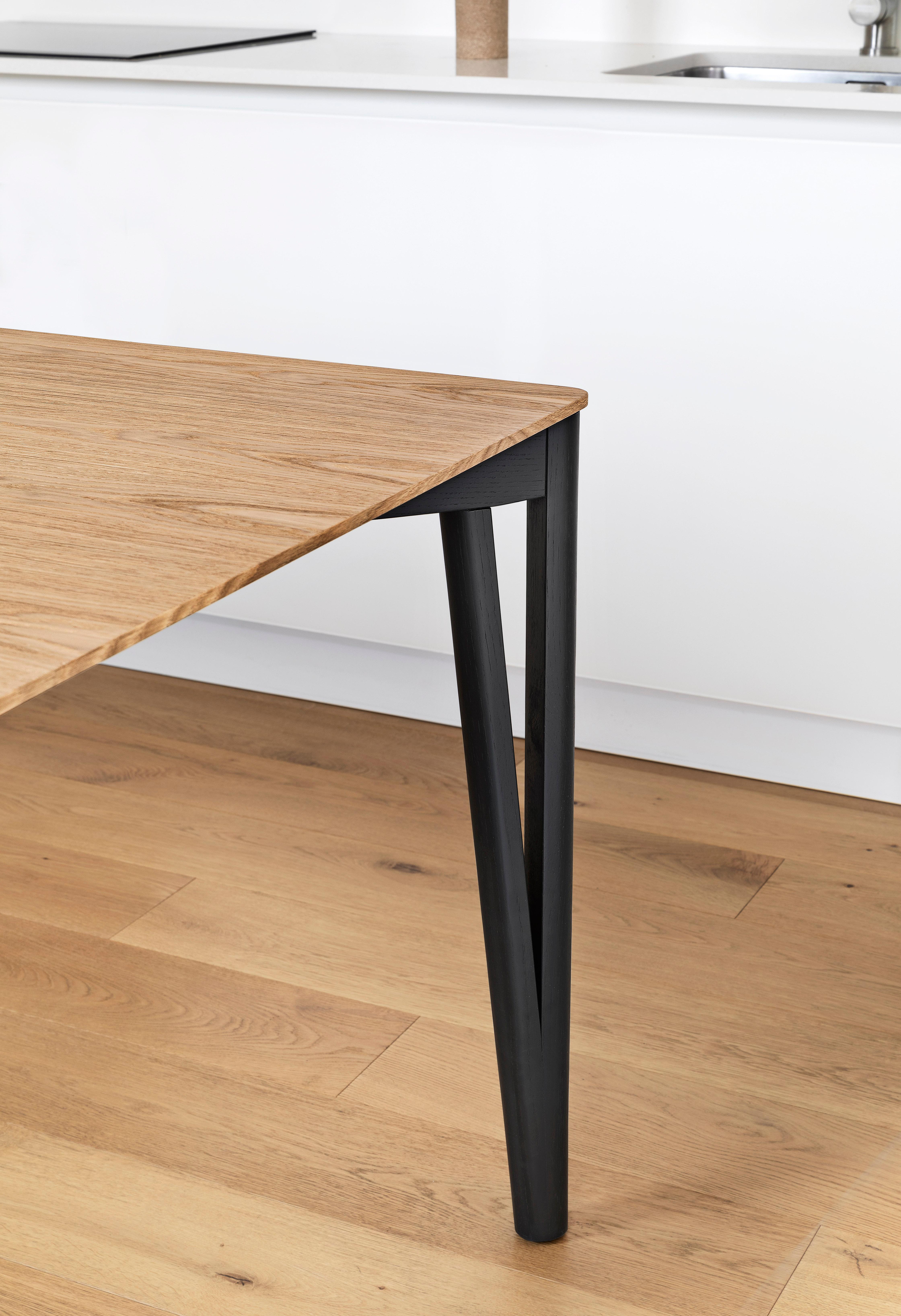 Decapo Extendible Table in Black Aniline Base, by Francesco Beghetto For Sale 3