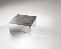 DeCastelli Alchemy 70, Couchtisch aus Eisen mit Sockel aus Edelstahl von Stormo