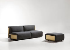 Pouf DeCastelli in ottone spazzolato di Filippo Pisan