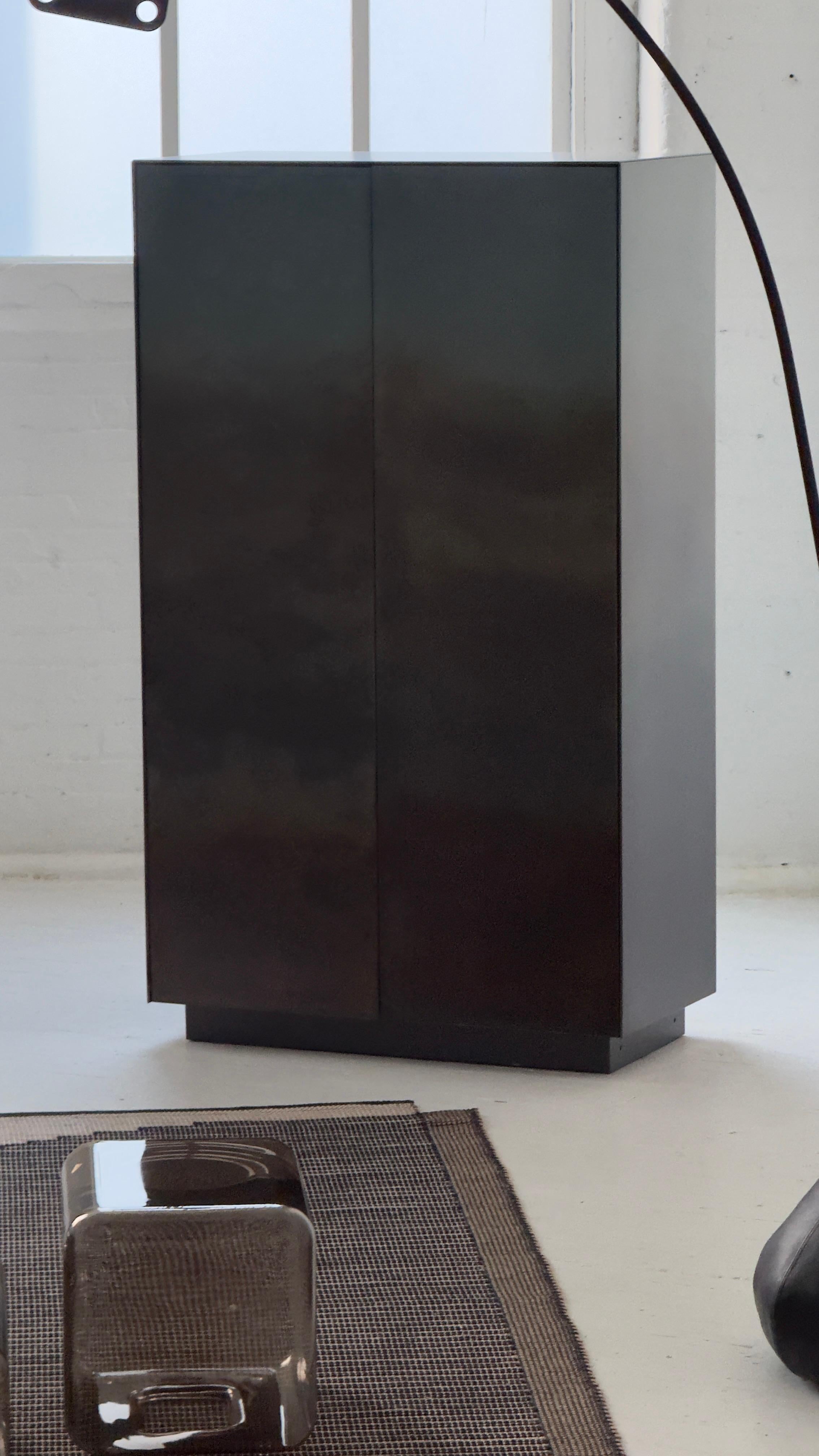 Moderne DeCastelli Marea Cabinet de Zanellato/Bortotto, disponible maintenant en vente