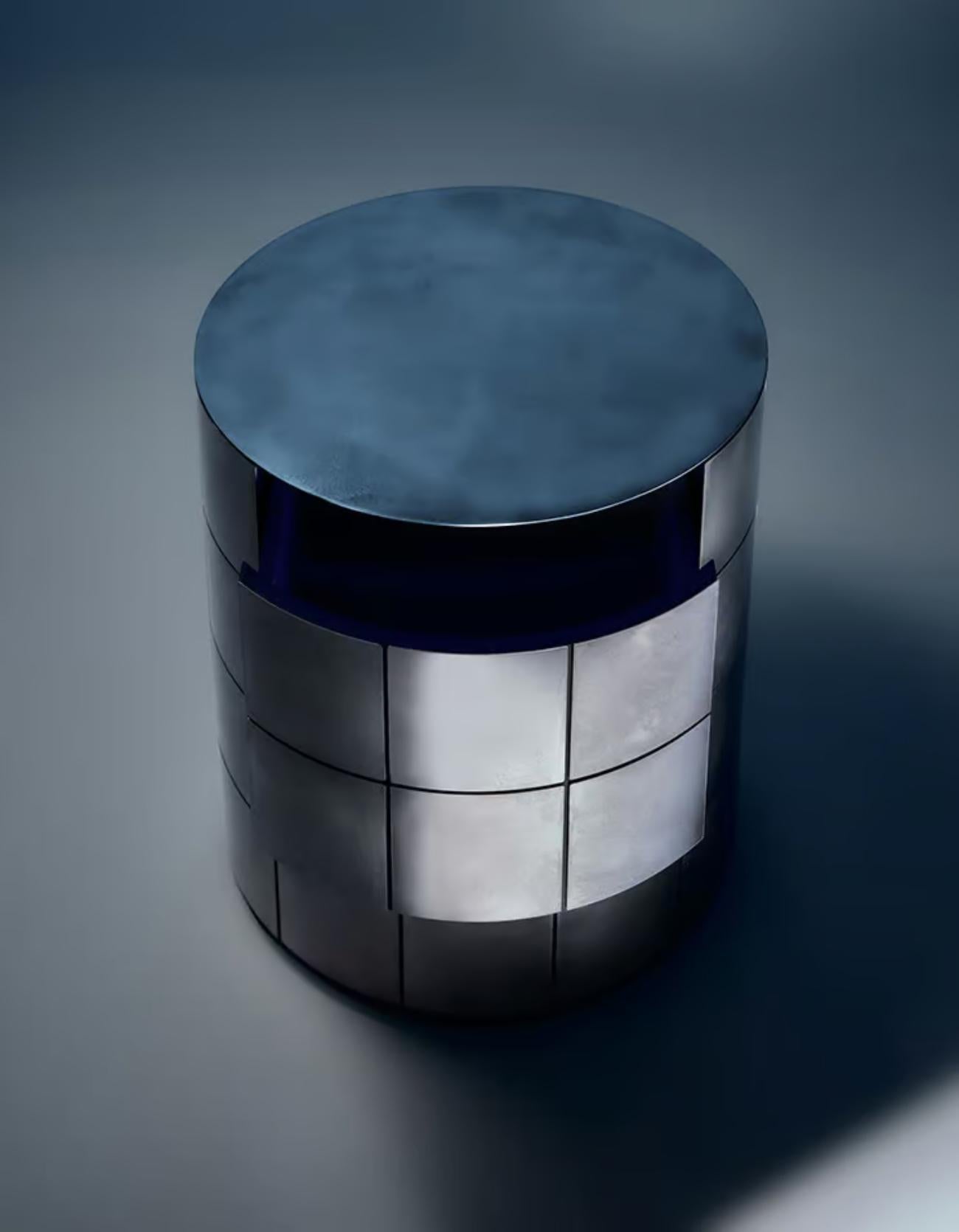 XXI secolo e contemporaneo Cassettiera DeCastelli Pandora in finitura Iridium di Martinelli Venezia in vendita
