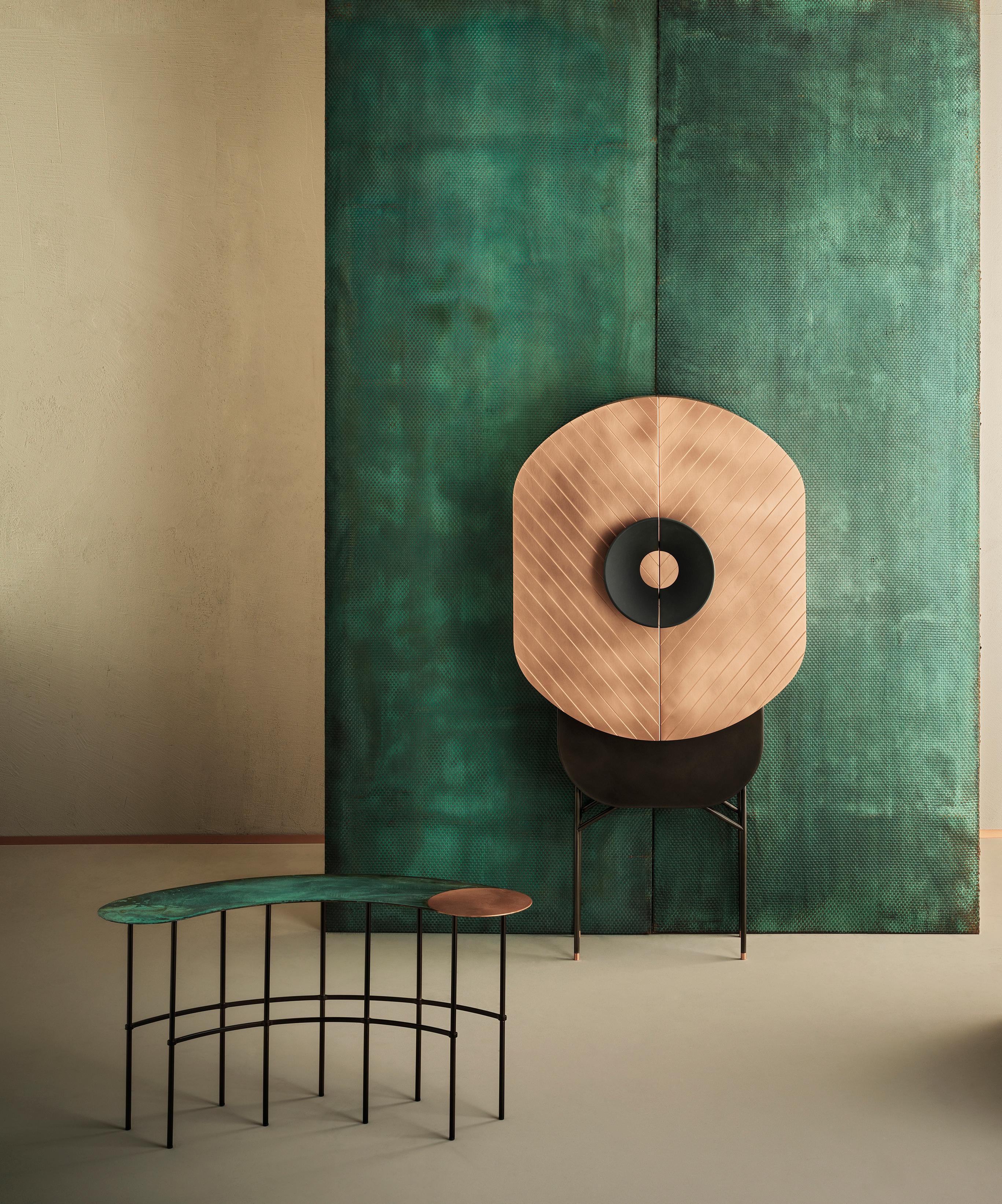 italien DeCastelli meuble cabinet Polifemo en cuivre brossé d'Elena Salmistraro en vente
