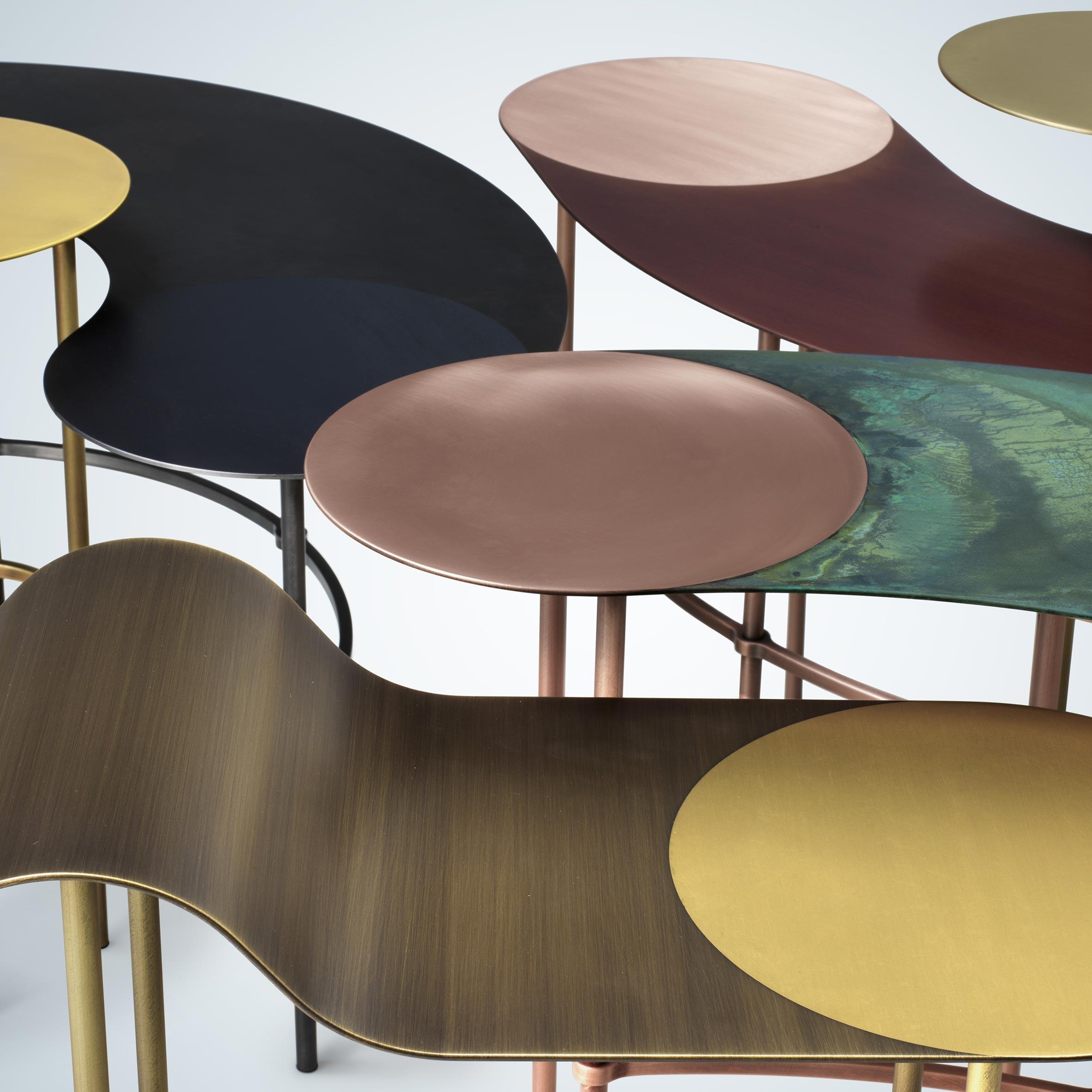 Table basse DeCastelli Scribble Bracket avec plateau en laiton de Francesca Lanzavecchia Neuf - En vente à Brooklyn, NY