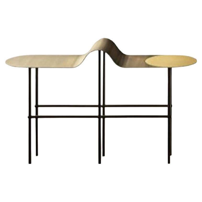 Table basse DeCastelli Scribble Bracket avec plateau en laiton de Francesca Lanzavecchia en vente