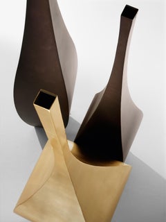 Vaso DeCastelli Shimla in ottone di Stefano Dussin