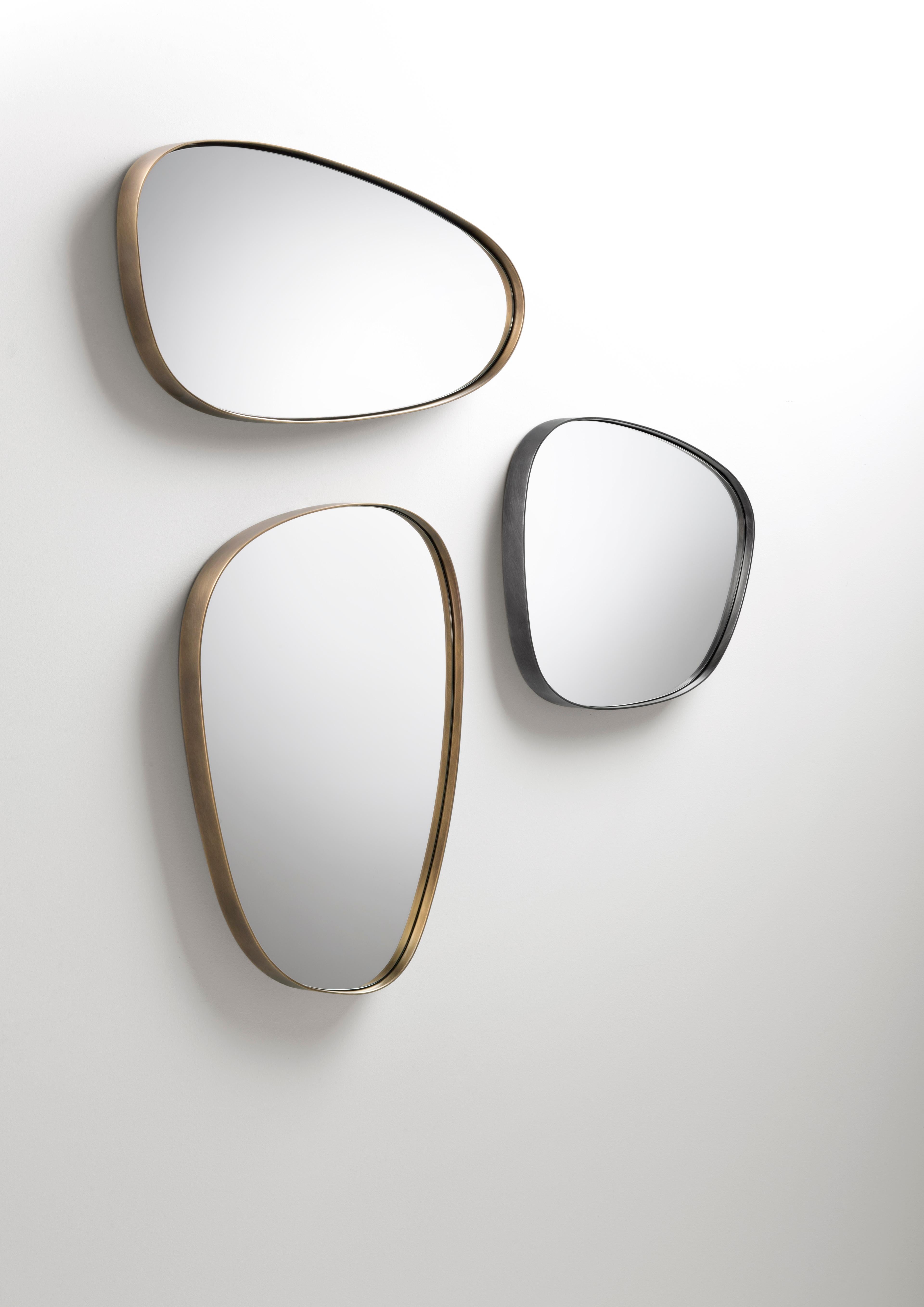 Moderne Miroir DeCastelli Syro 76 avec cadre en laiton d'Emilio Nanni en vente