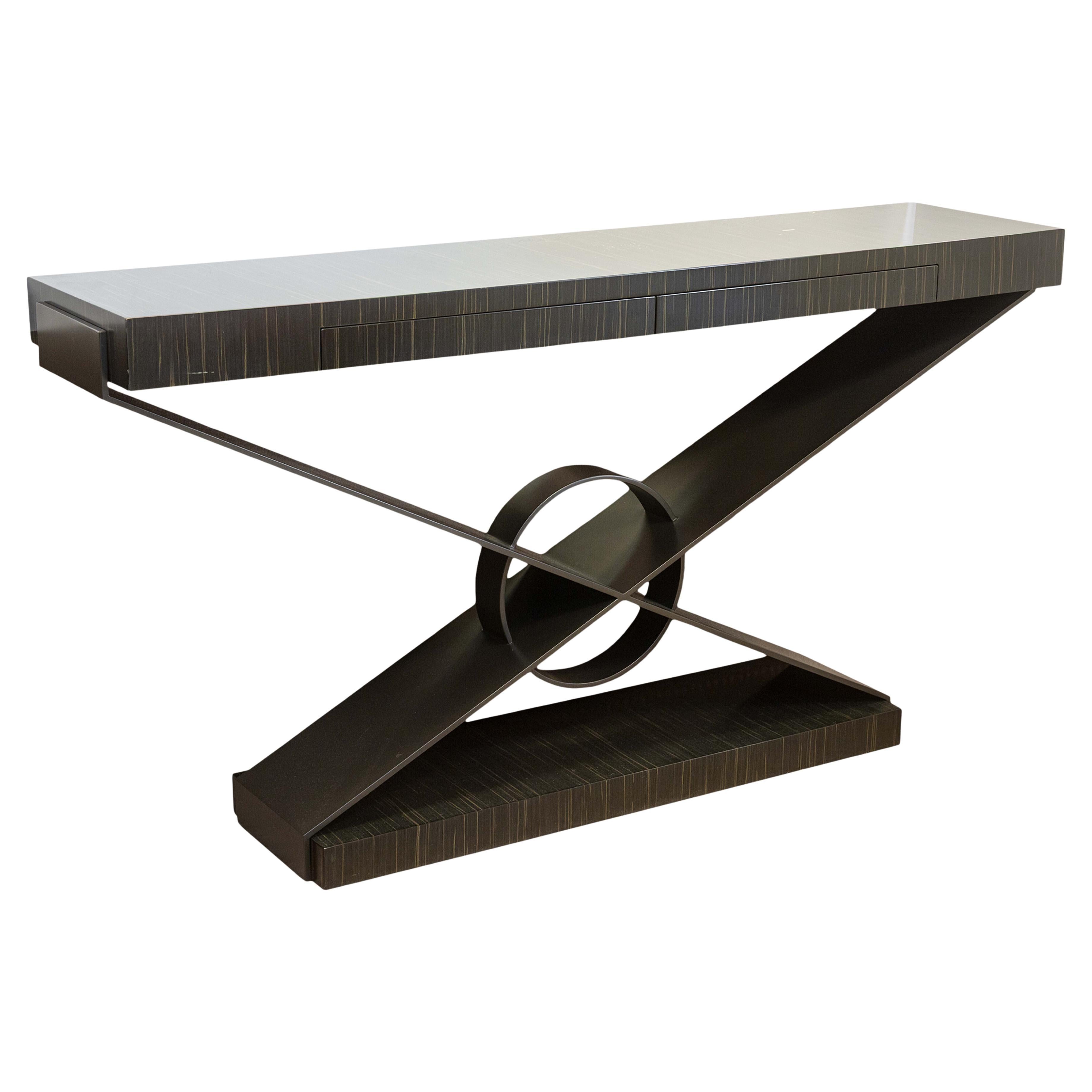 Mesa Consola Contemporánea Decca Home Bolier Madera de Ébano y Base en X Gunmetal en venta