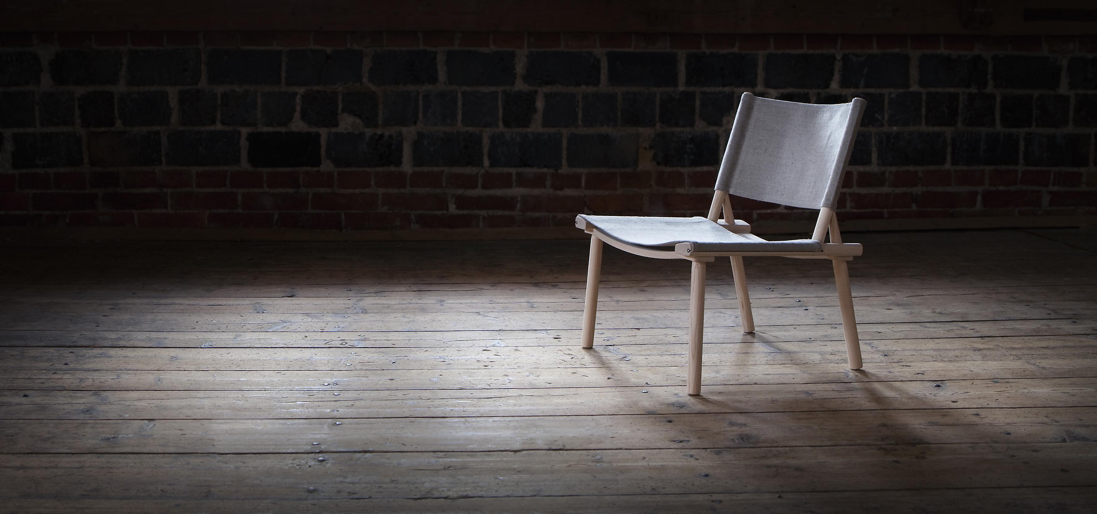 Dezember-Stuhl mit Segeltuchpolsterung von Jasper Morrison & Wataru Kumano (Moderne) im Angebot