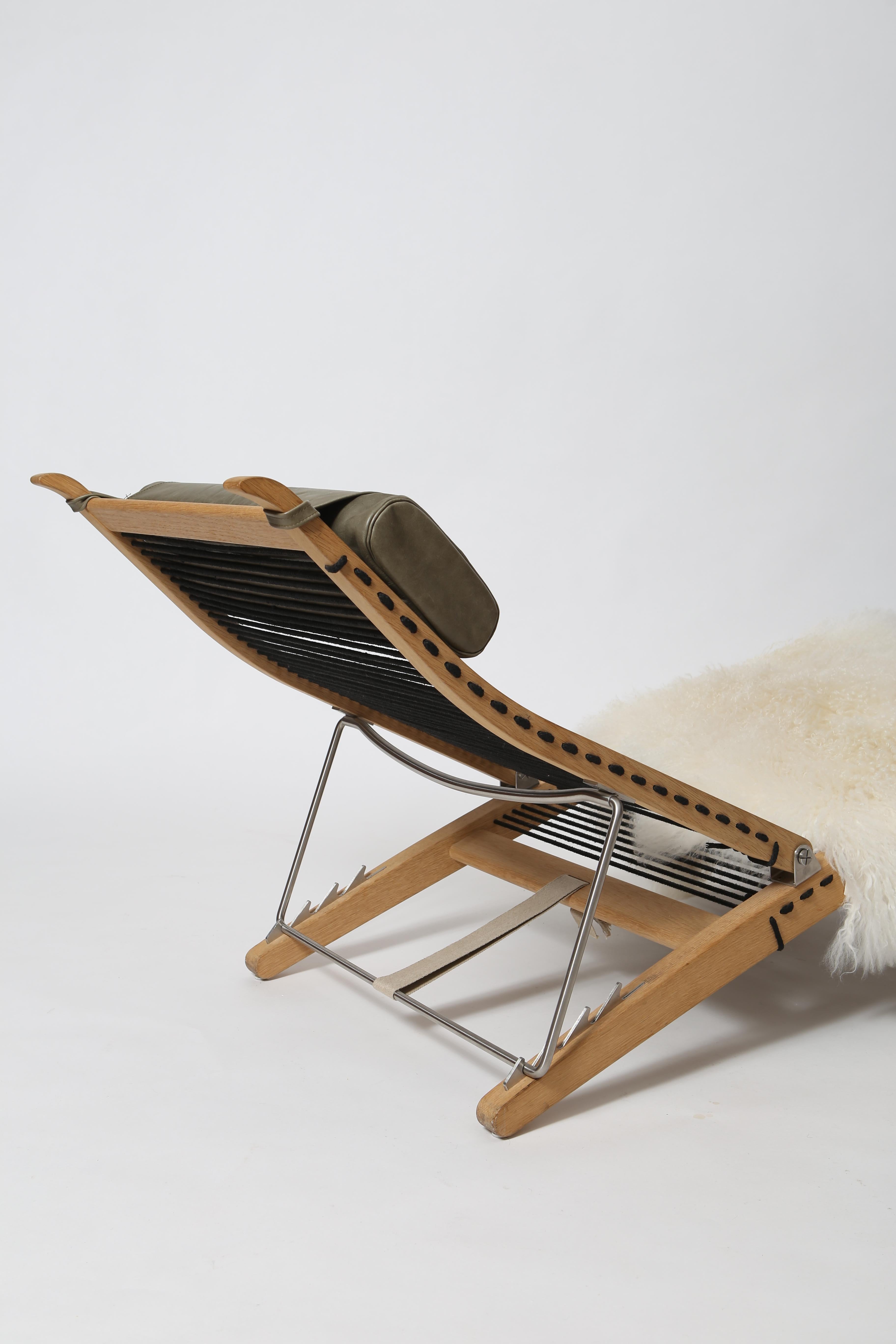 Scandinavian Modern Deckchair in Oak by Hans J. Wegner PP 524 For Sale