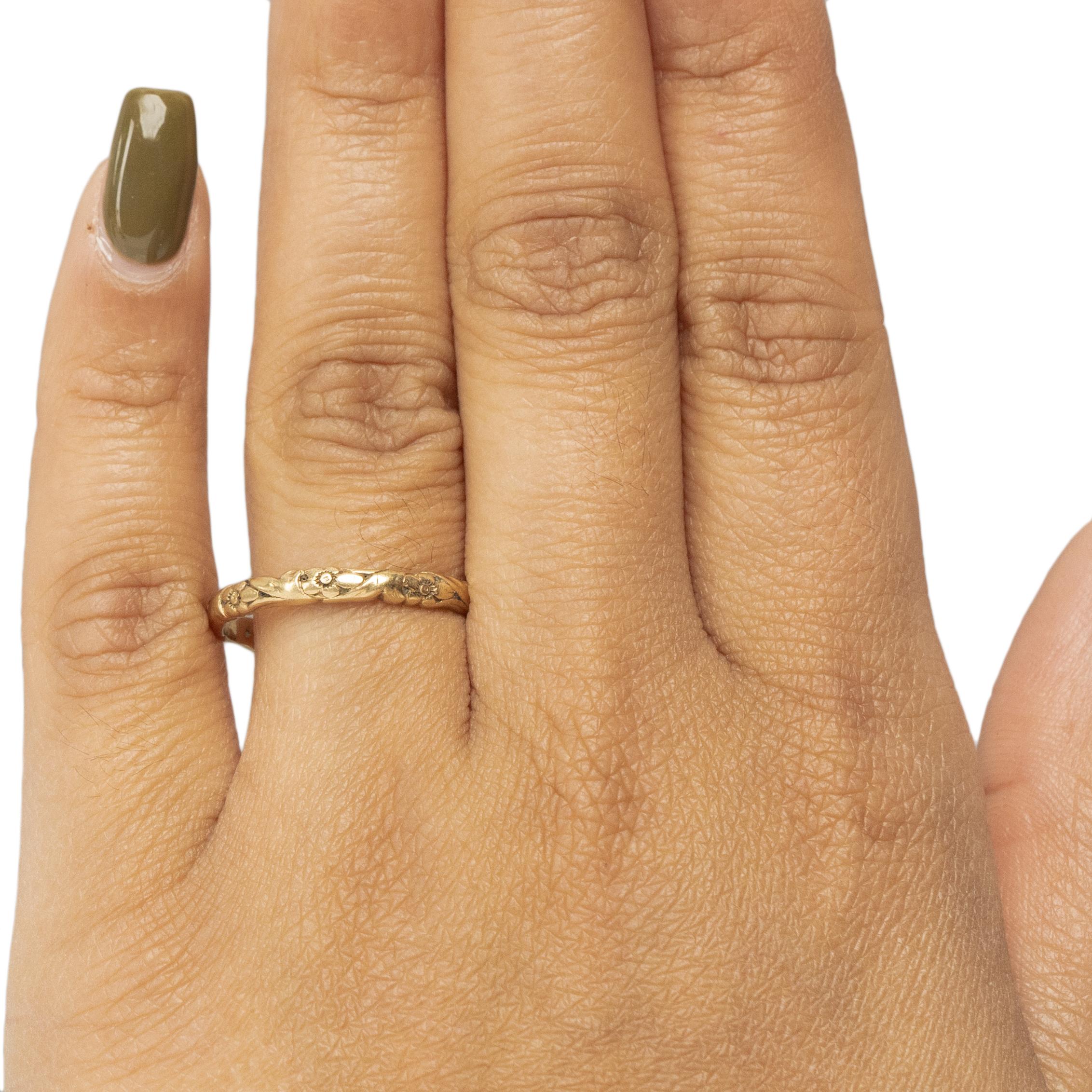Deco 14K Gold Floral Carved Jabel Signed Stackable Wedding Band -#190072230 In Good Condition In Addison, TX