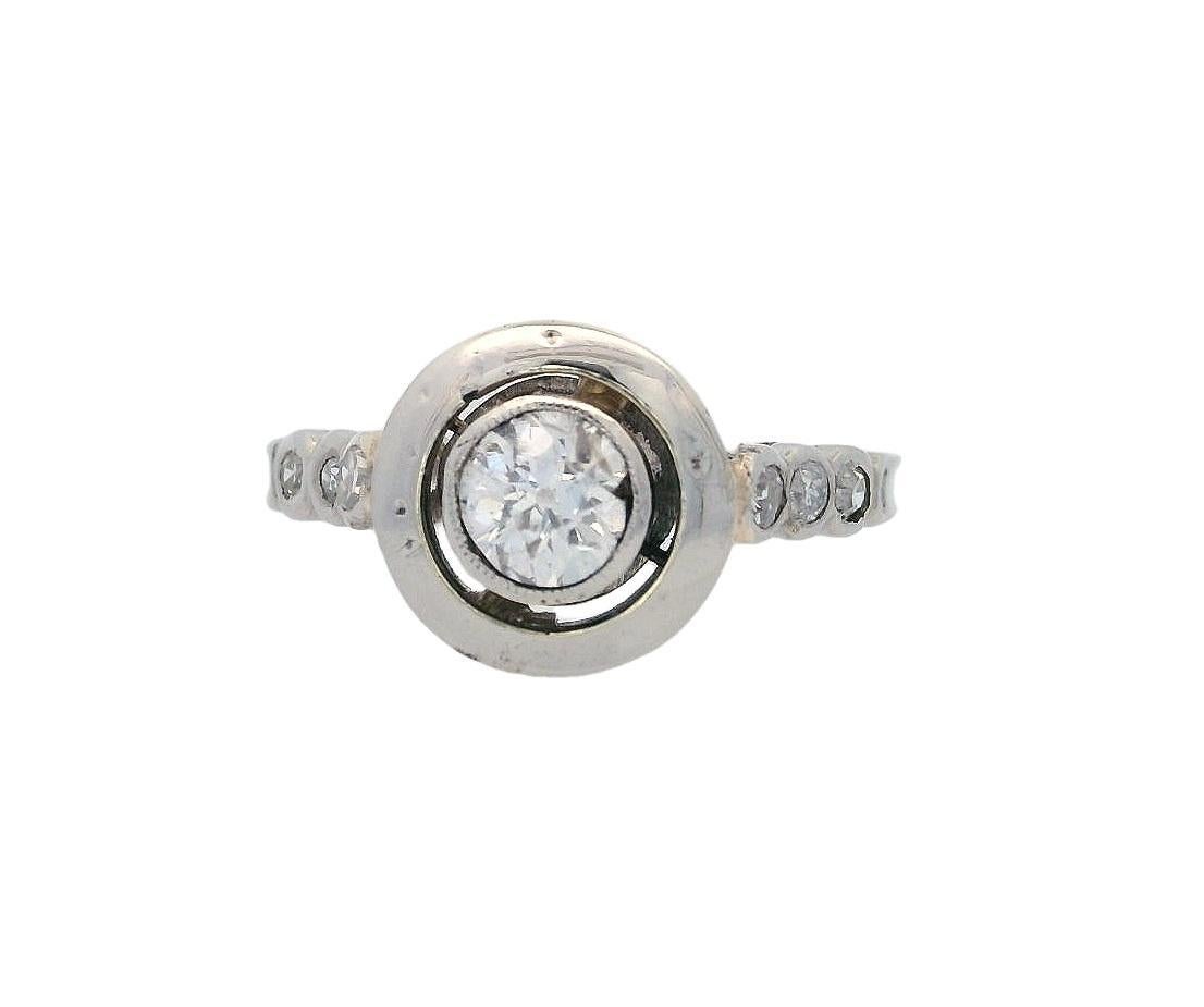 Solitär-Ring aus zweifarbigem 18 Karat Gold mit Diamanten im Deko-Stil von 1930 (Art déco) im Angebot