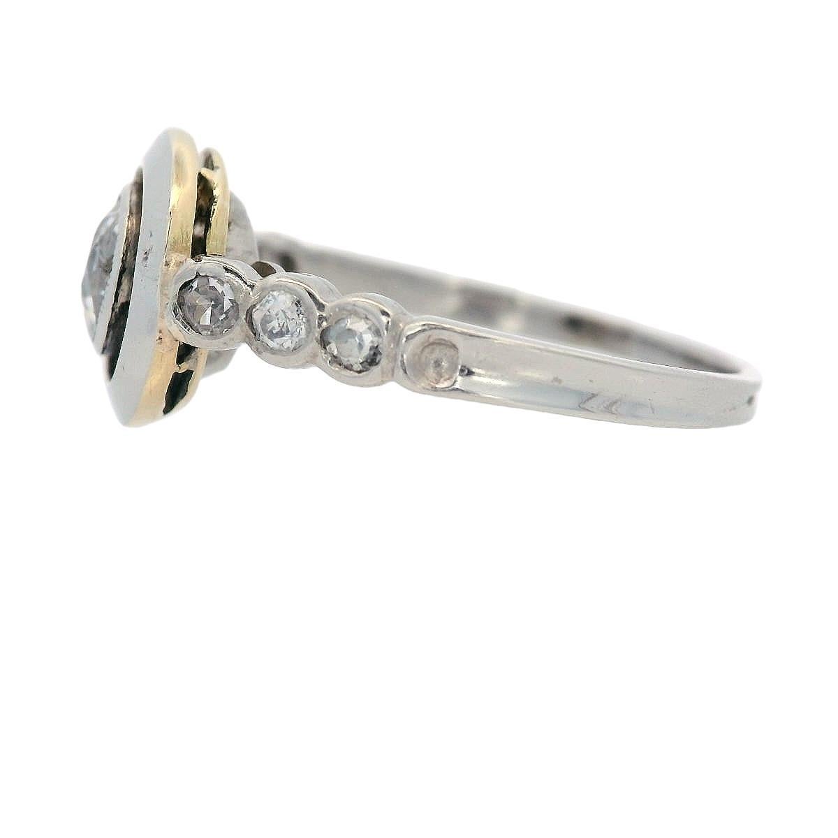 Solitär-Ring aus zweifarbigem 18 Karat Gold mit Diamanten im Deko-Stil von 1930 im Zustand „Hervorragend“ im Angebot in Aventura, FL