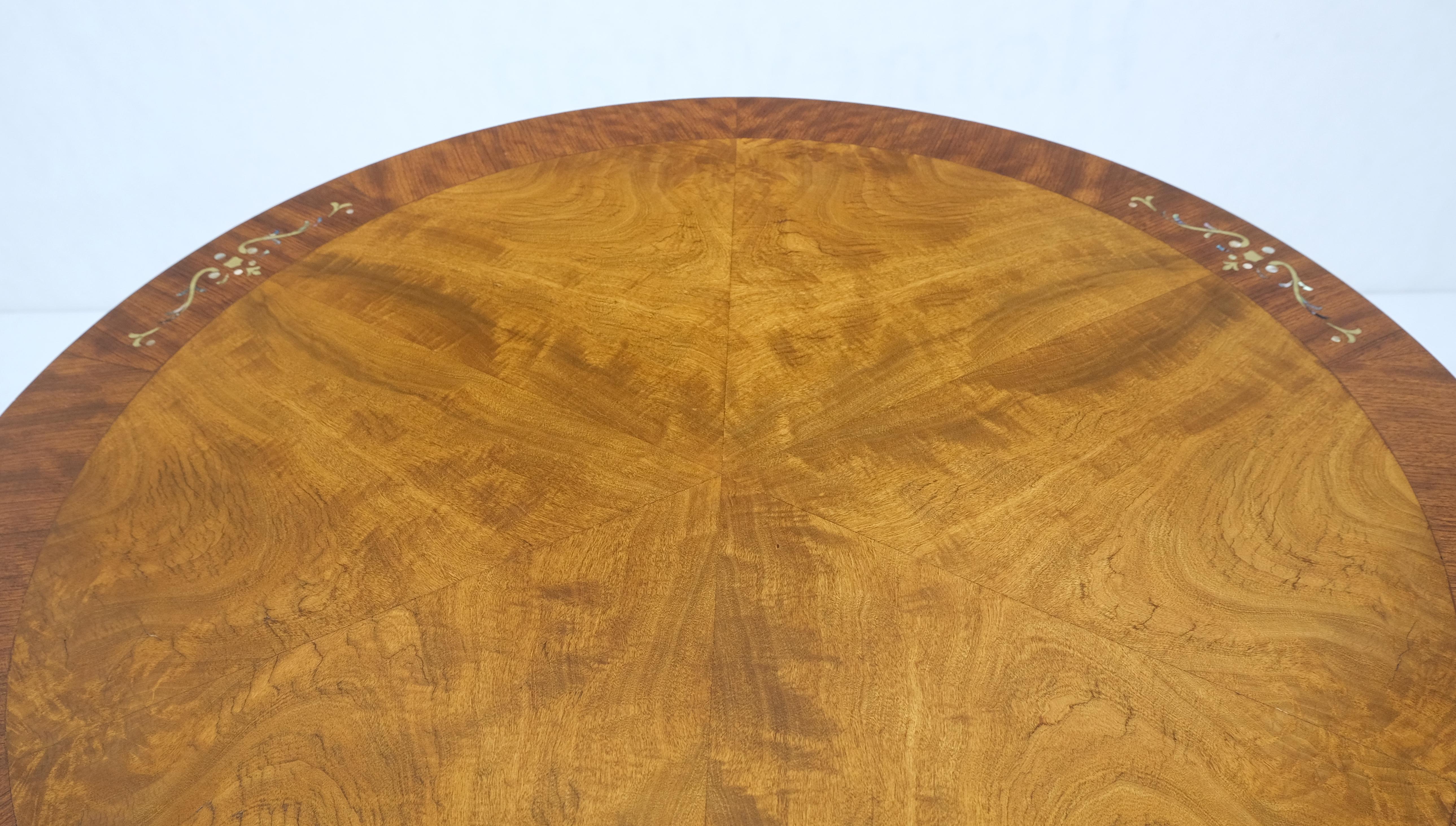 Runder Gueridon-Tisch aus Mahagoni mit Perlmutt-Intarsien im Deko-Stil, MINT (Art déco) im Angebot