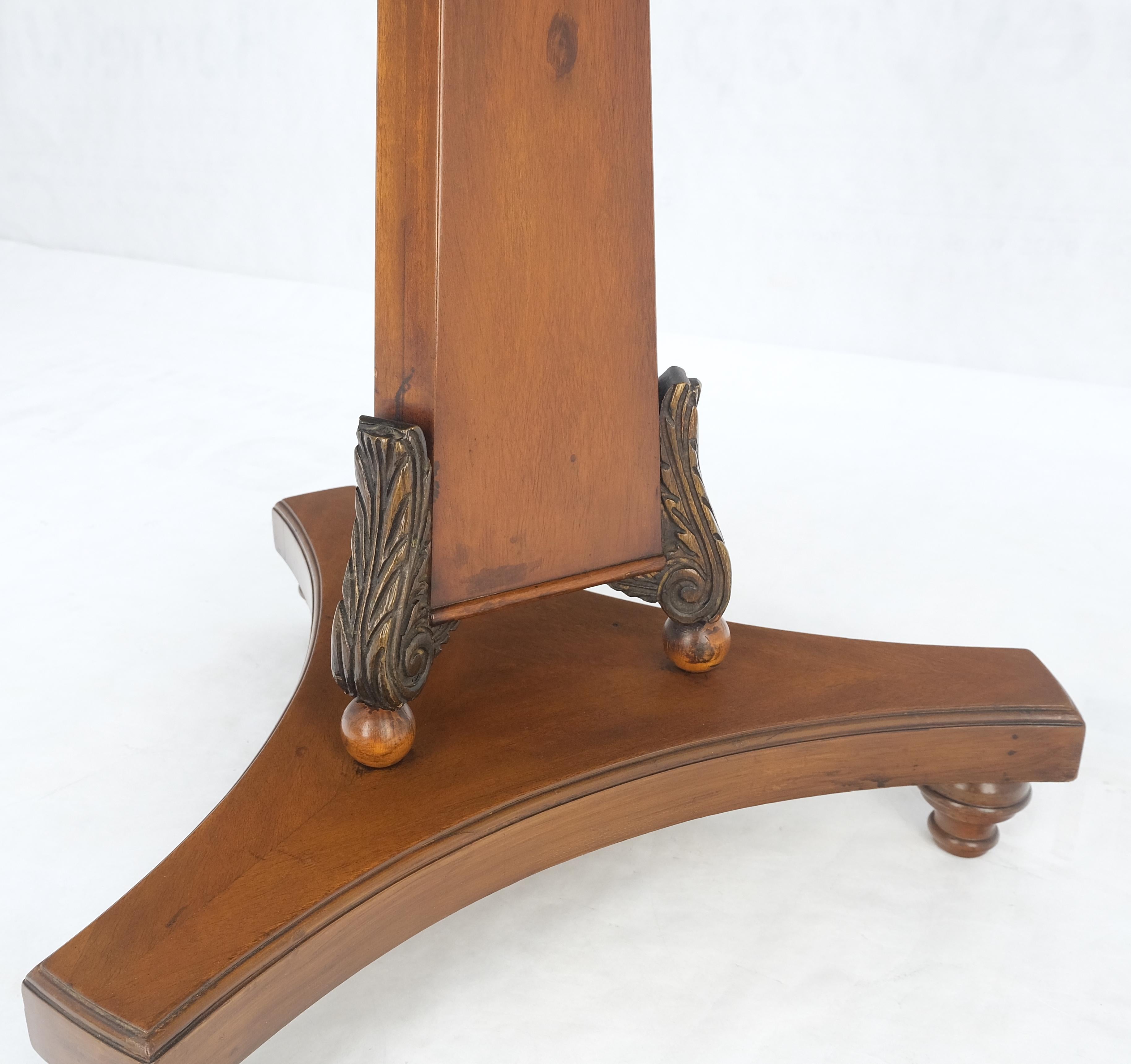 Runder Gueridon-Tisch aus Mahagoni mit Perlmutt-Intarsien im Deko-Stil, MINT im Angebot 3
