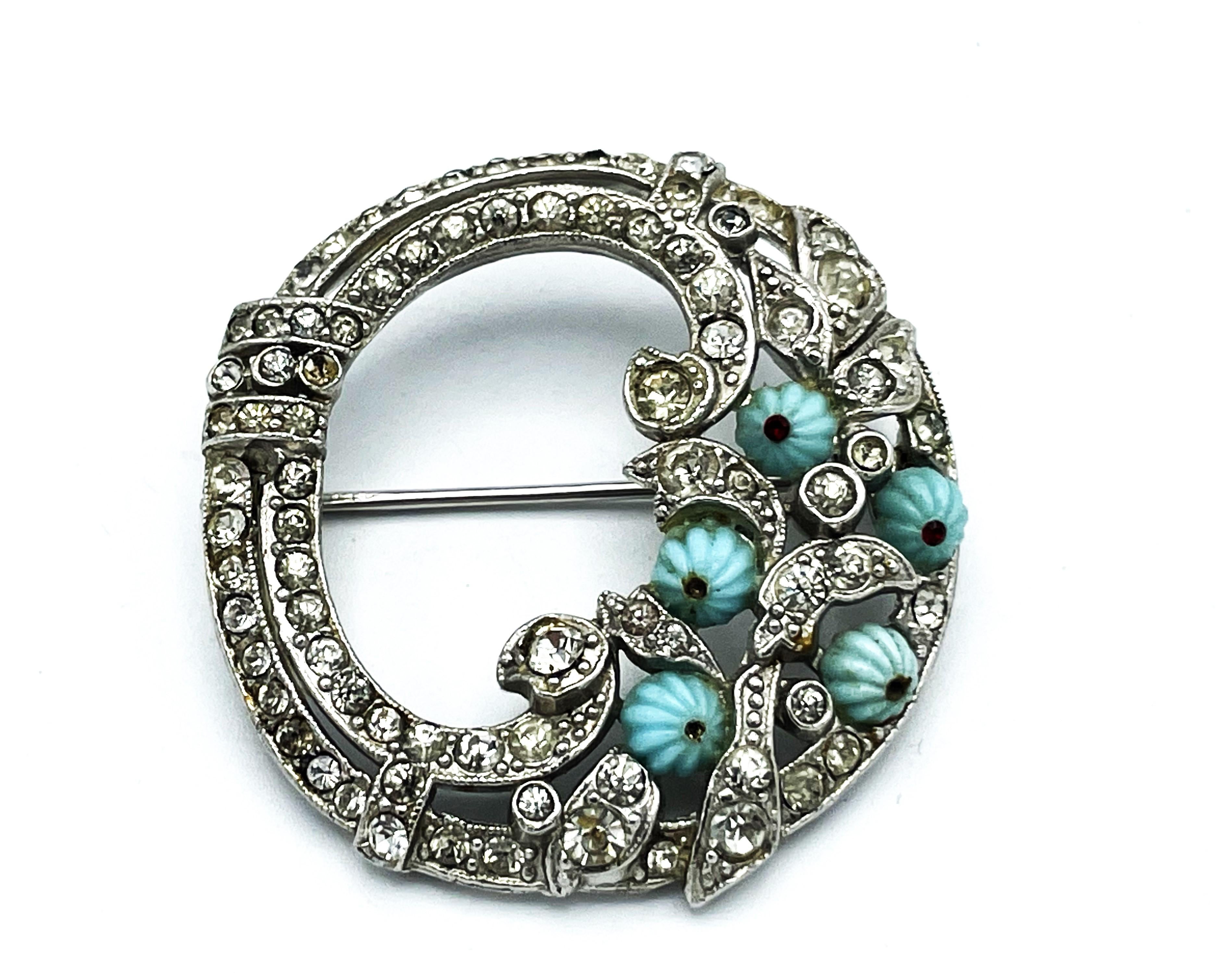 Art Deco Deco Brooch in the shape of a circle, set with small rhinestones, USA 1940s  For Sale
