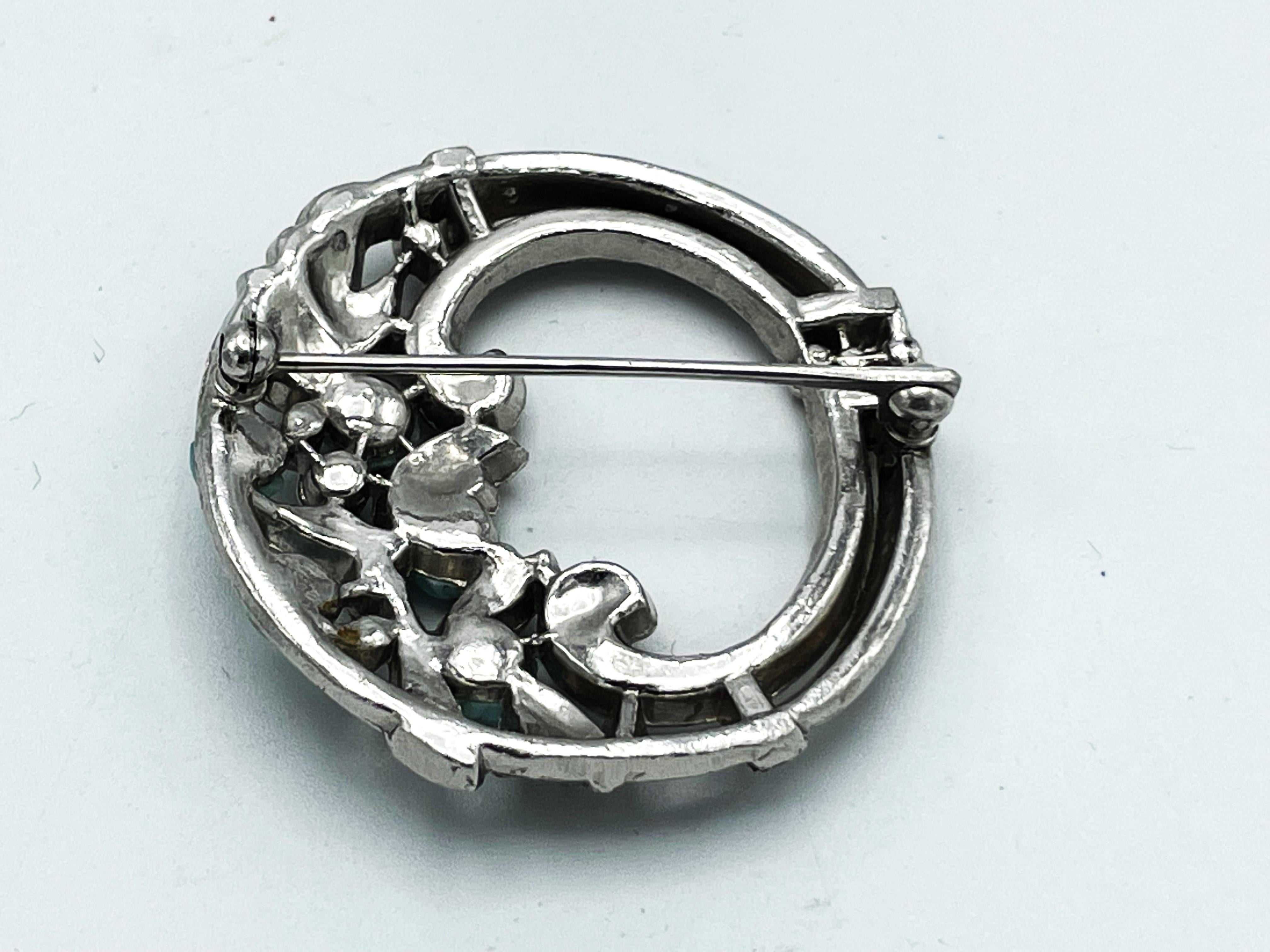 Deco Brooch in the shape of a circle, set with small rhinestones, USA 1940s  In Good Condition For Sale In Stuttgart, DE