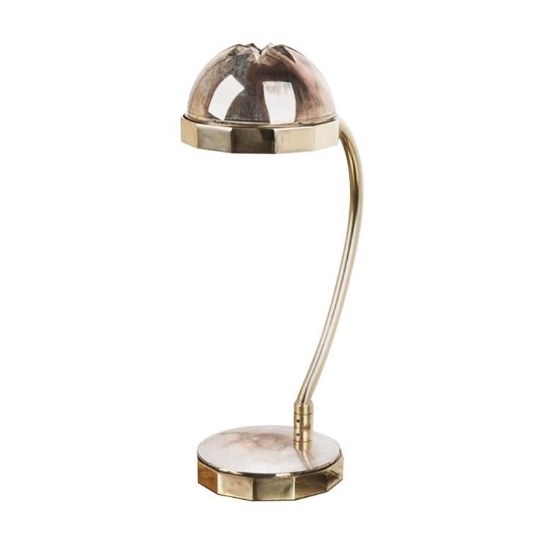 Lampe de table contemporaine "Decò", coupe en cristal argenté, laiton fondu  