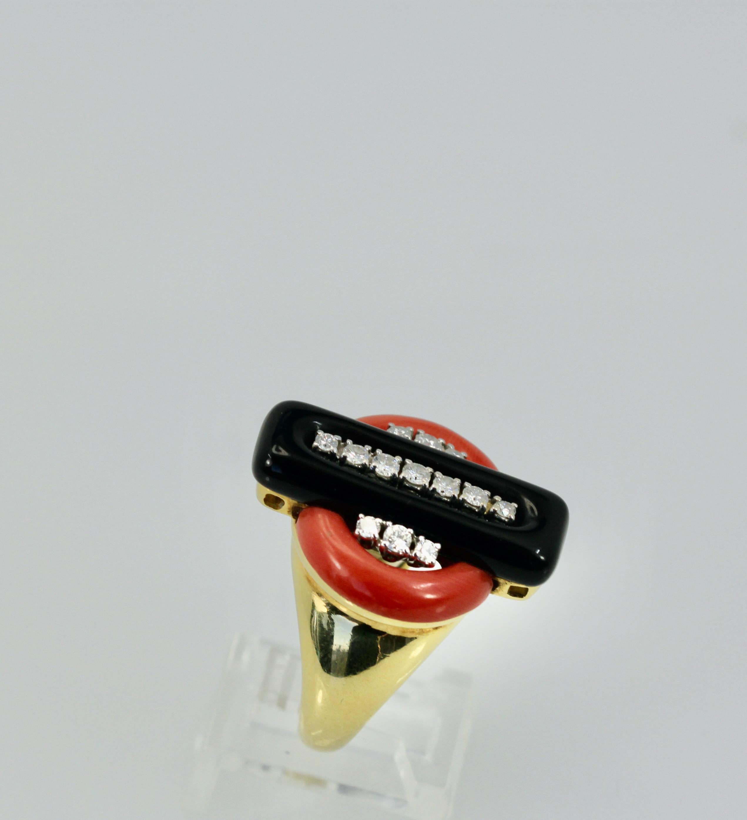 Round Cut Deco Coral Onyx Diamond Ring 18K For Sale