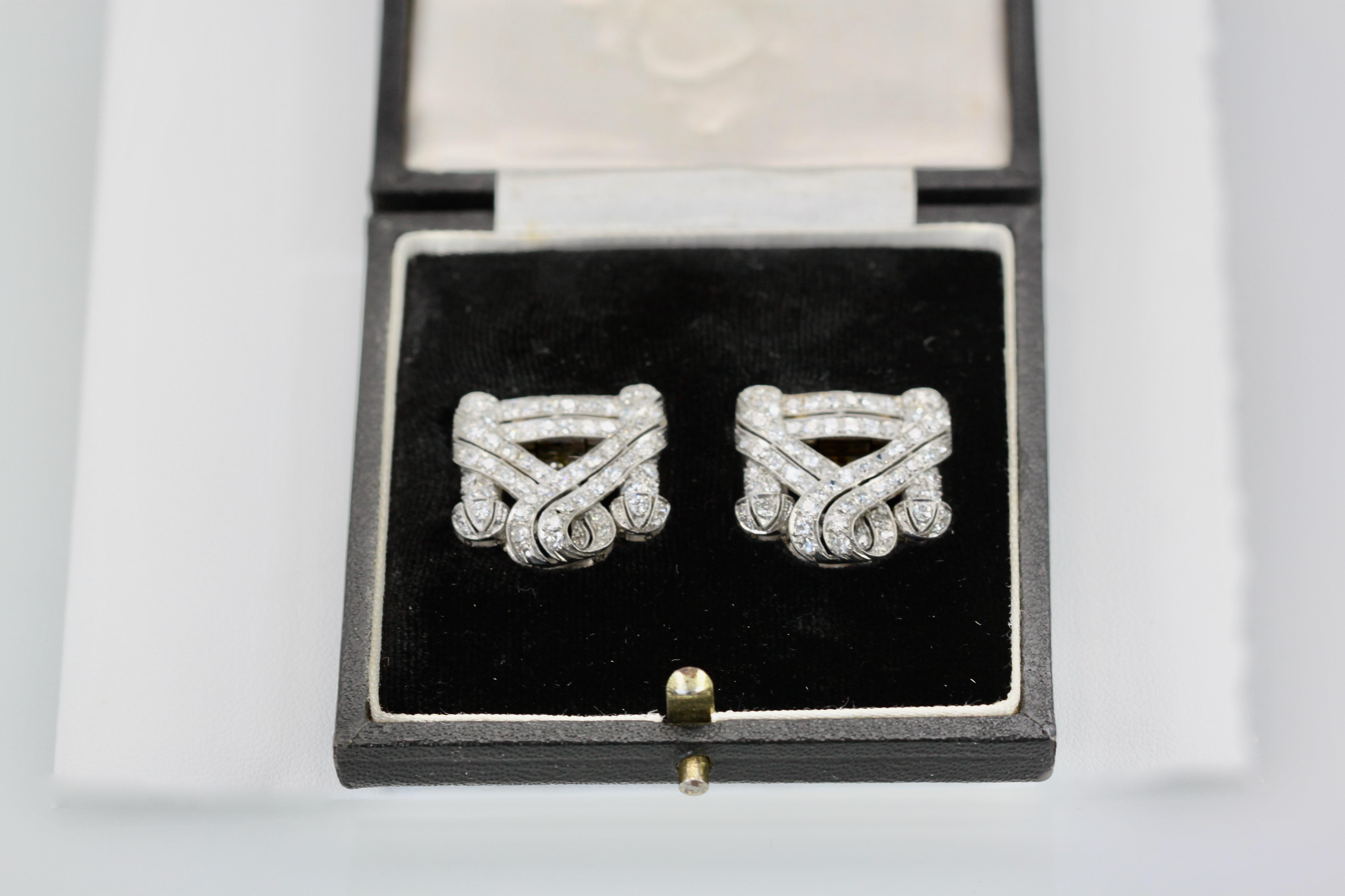 Deco Diamond Double Clip Brooches Platinum In Good Condition In North Hollywood, CA