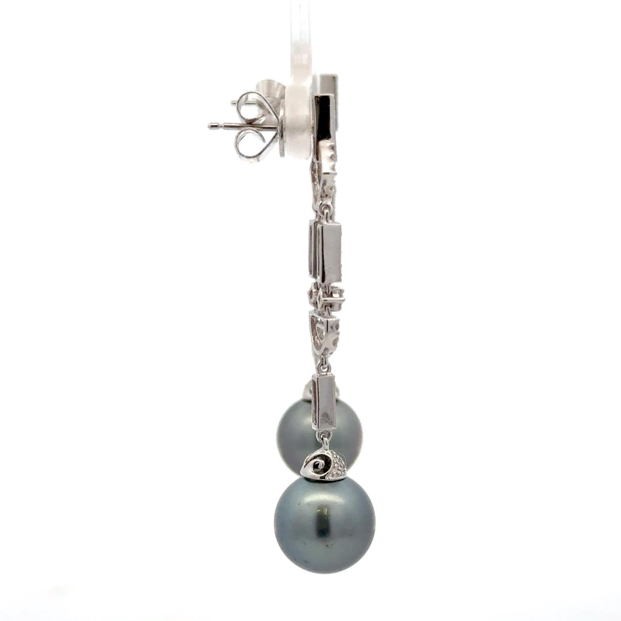 Contemporaneo Orecchini Deco con diamante a goccia di Tahiti 0,72 carati in oro bianco 18 carati 11-12 mm in vendita