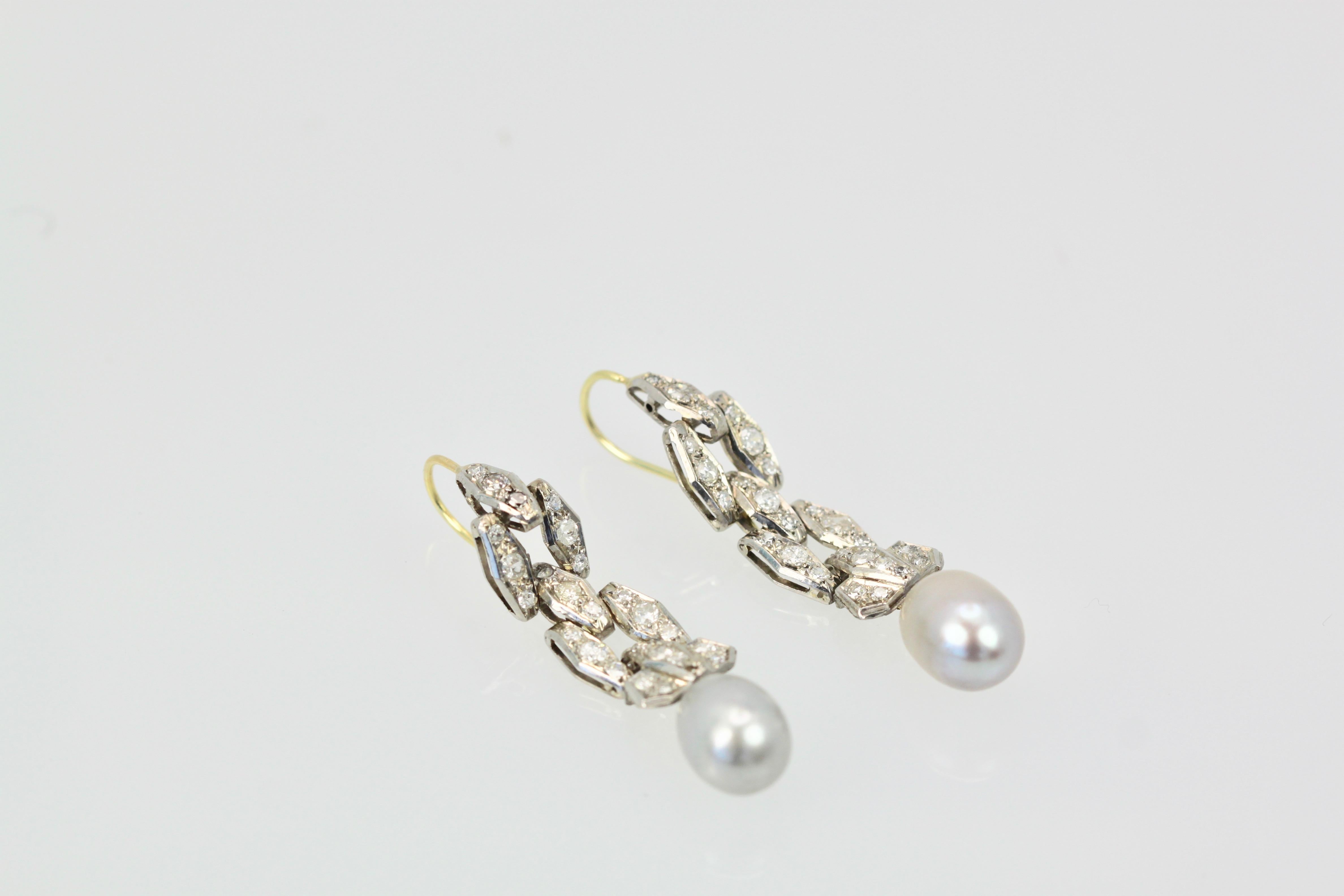 Deco Diamond Pearl Drop Earrings Platinum and 14 Karat Gold In Good Condition In North Hollywood, CA