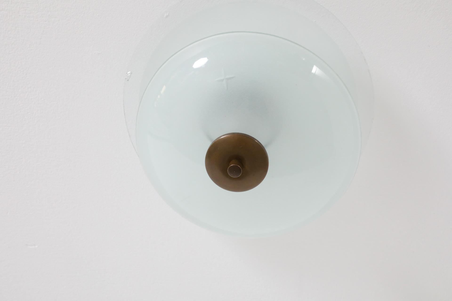 Plafoniera Deco a Rondelle in Vetro Doppio con Ferramenta in Ottone in vendita 3