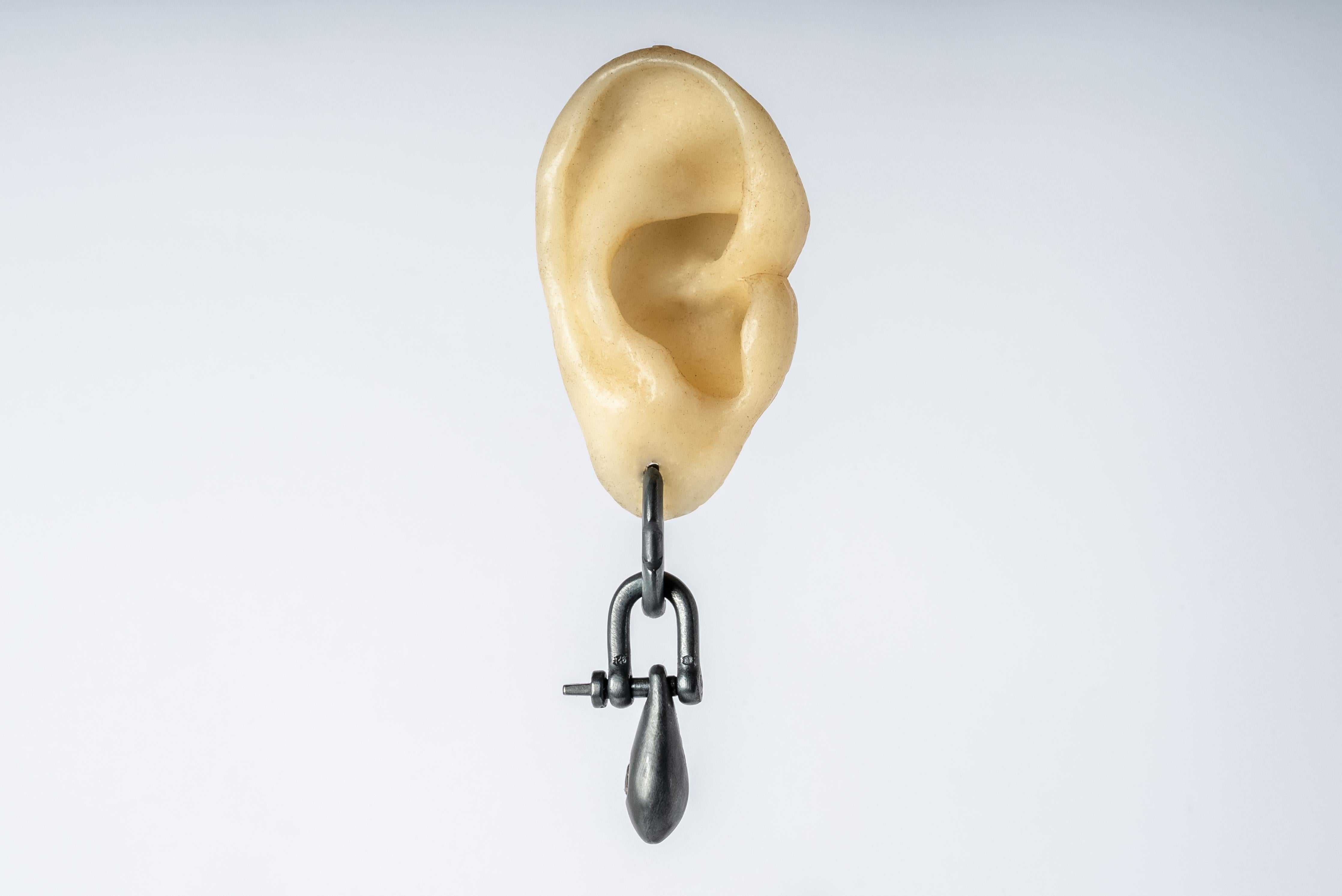 Women's or Men's Deco Earring (Extra Small Link, Chrysalis Charm Var., 0.2 CT, KA+DIA) For Sale