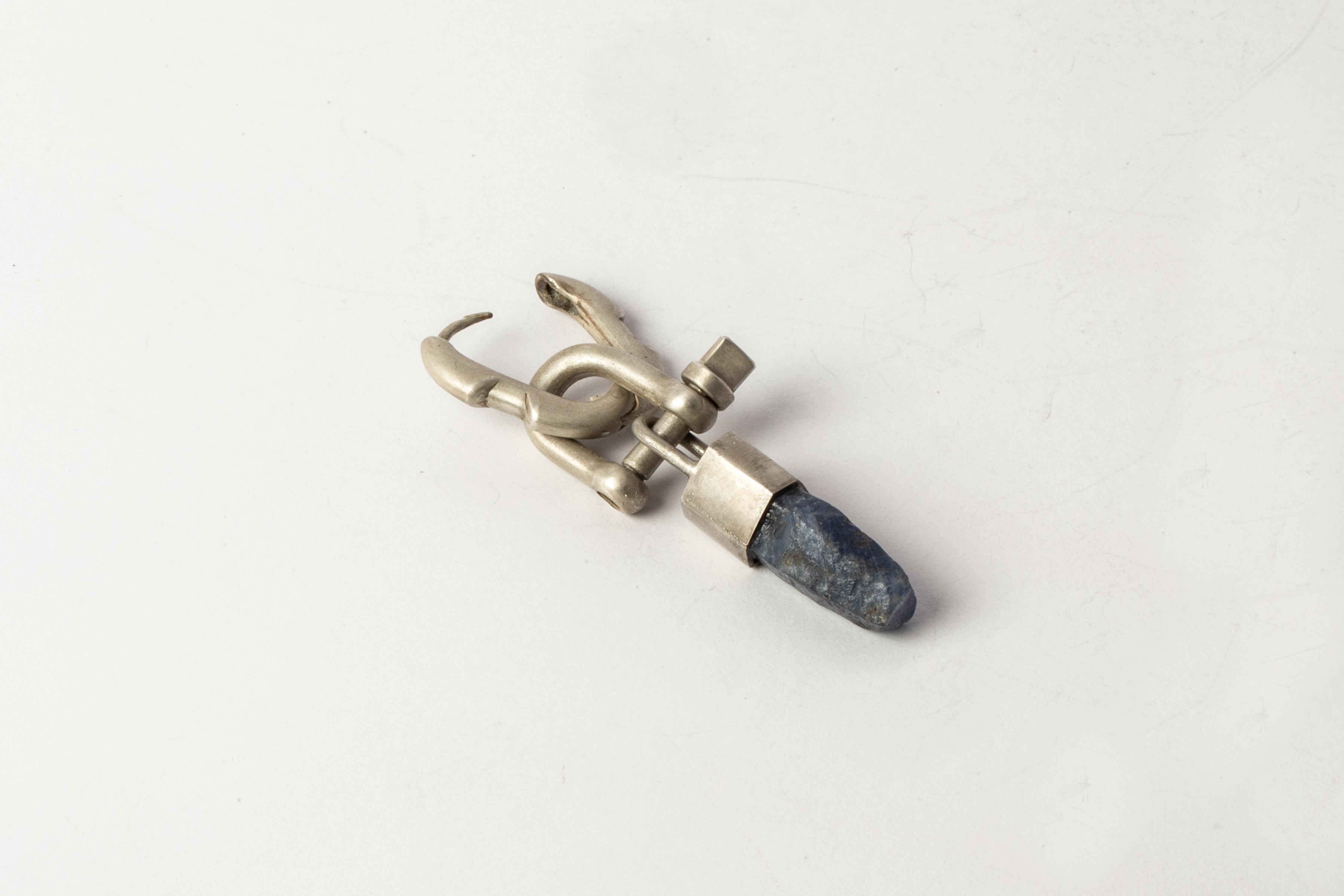 Women's or Men's Deco Earring (Extra Small Link, Mini Talisman Charm Var., Blue Sapphire, DA+SAP) For Sale