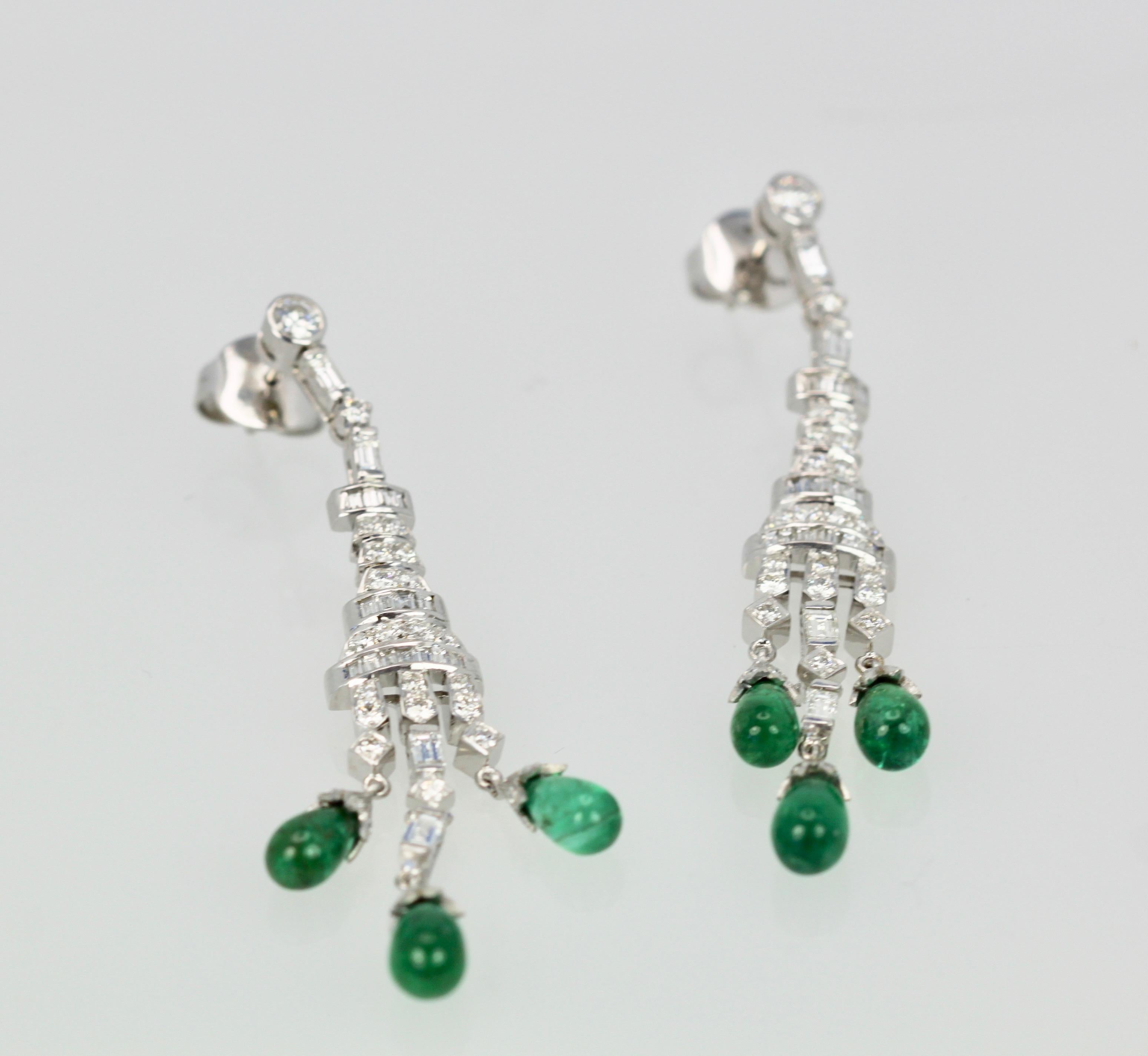 Round Cut Deco Emerald Diamond Drop Earrings 18 Karat