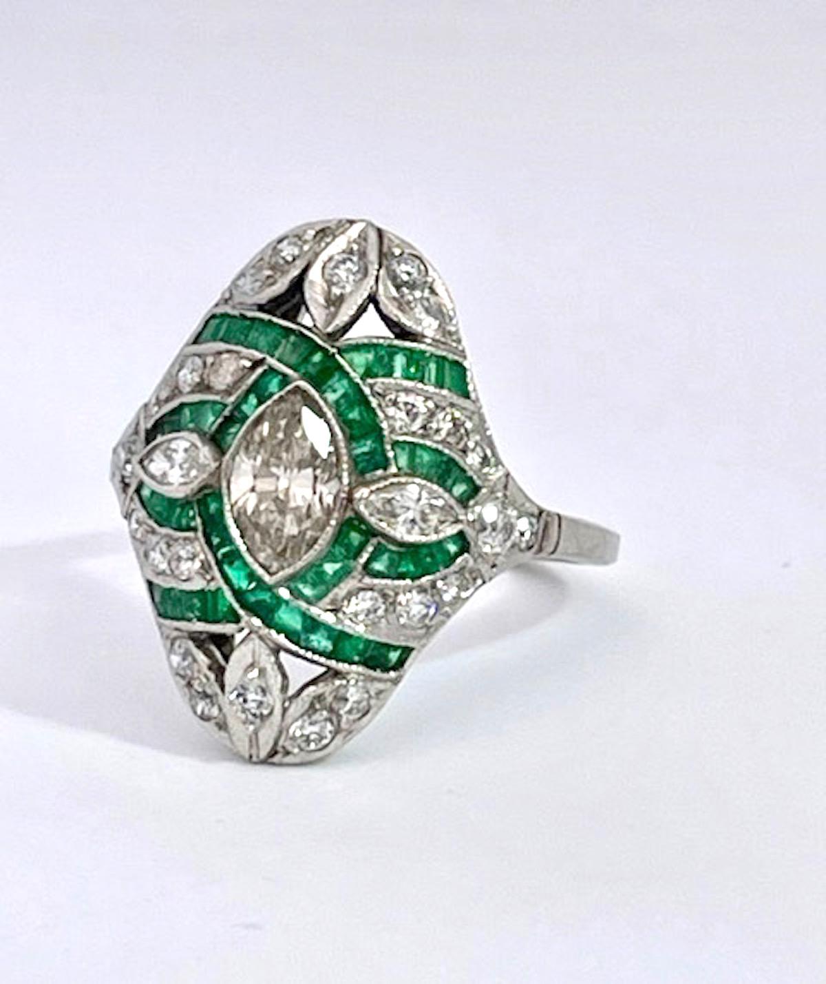 Deco Emerald Diamond Shuttle Ring 18K In Good Condition For Sale In North Hollywood, CA
