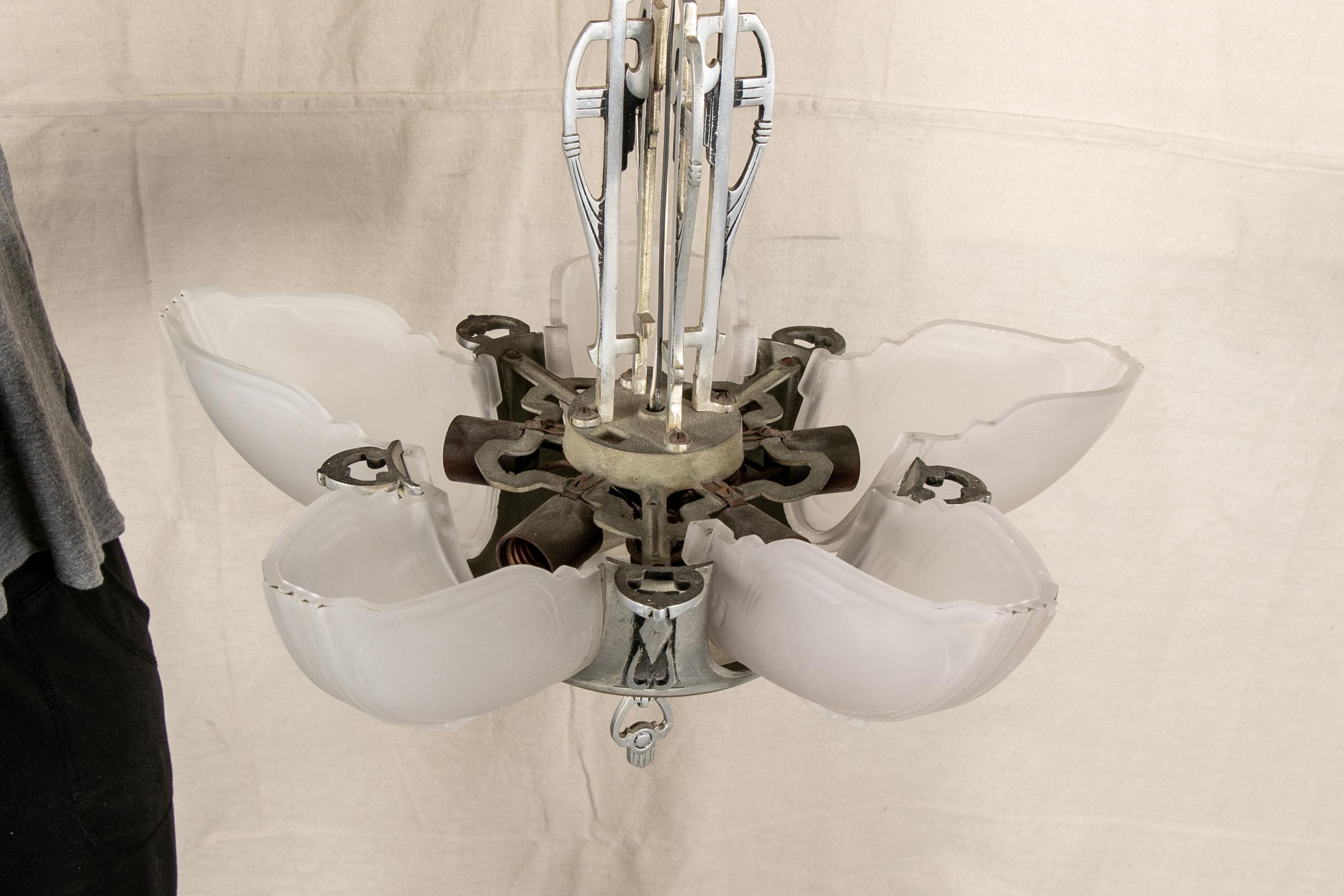 Lampadario in metallo smaltato e vetro Deco in vendita 3