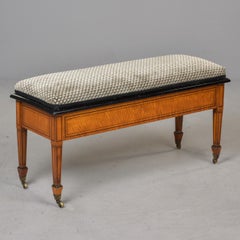 Englische Satinholzbank der Deco-Ära mit Epingle-Samt-Polsterung