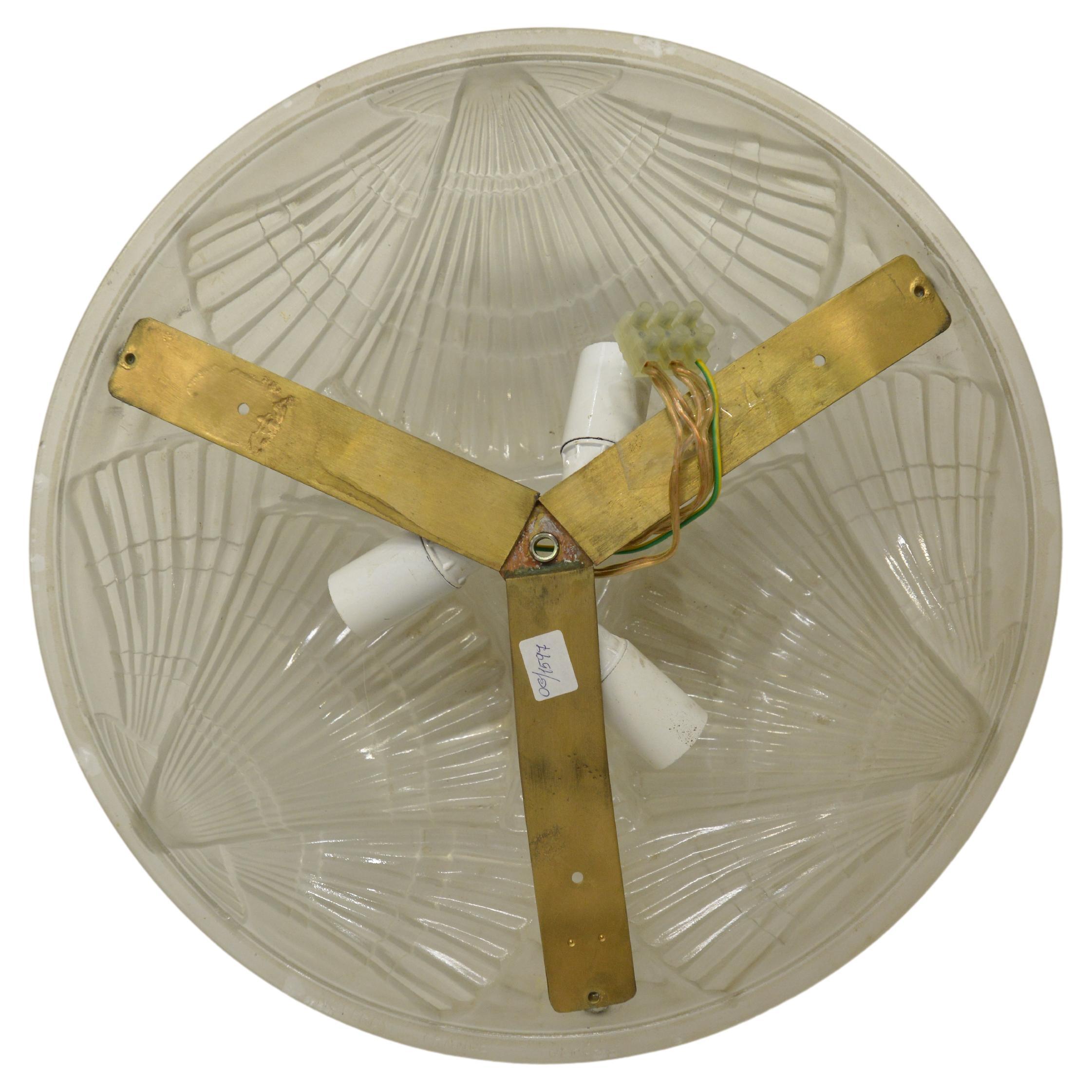 Gravé Dèco Glass Ceiling Light (plafonnier en verre) en vente