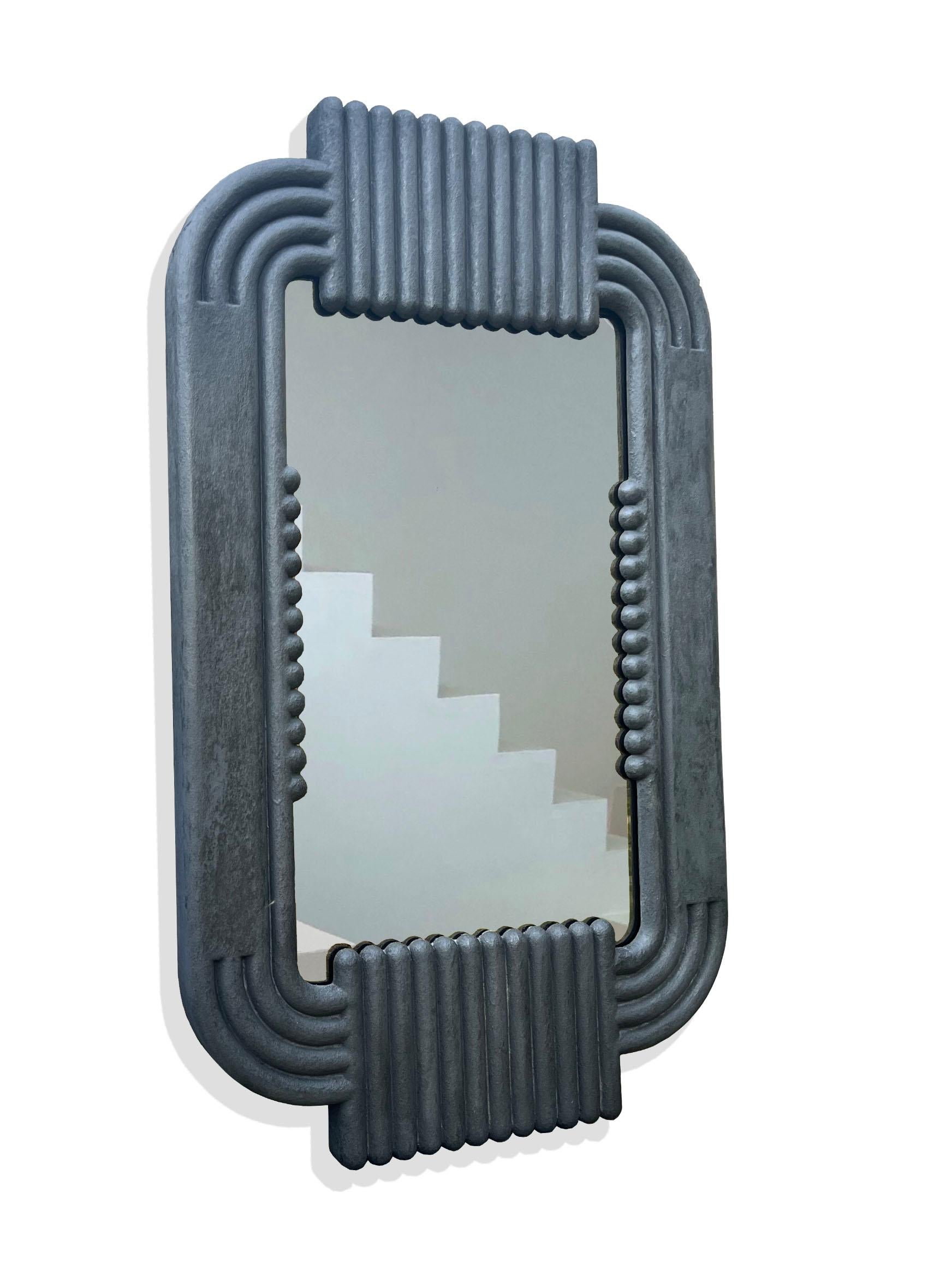 Deco Glyph Mirror (Minimalistisch) im Angebot