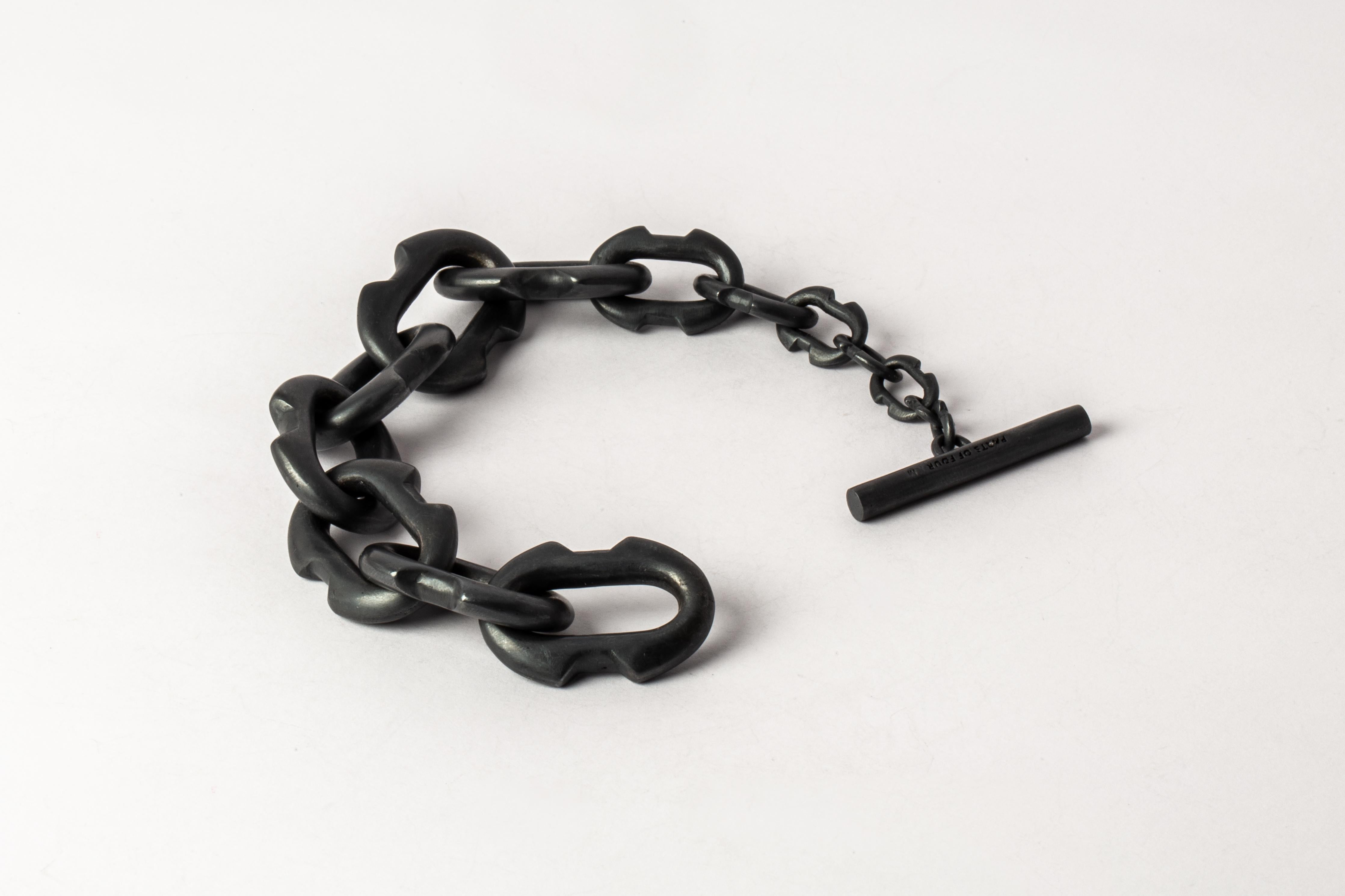 Deco Link Toggle Chain Bracelet (Small Links, KA) In New Condition For Sale In Hong Kong, Hong Kong Island