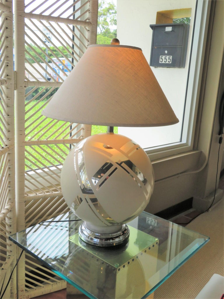 Deco Modern Round Mirrored Glass Table Lamp 1970s For Sale 6