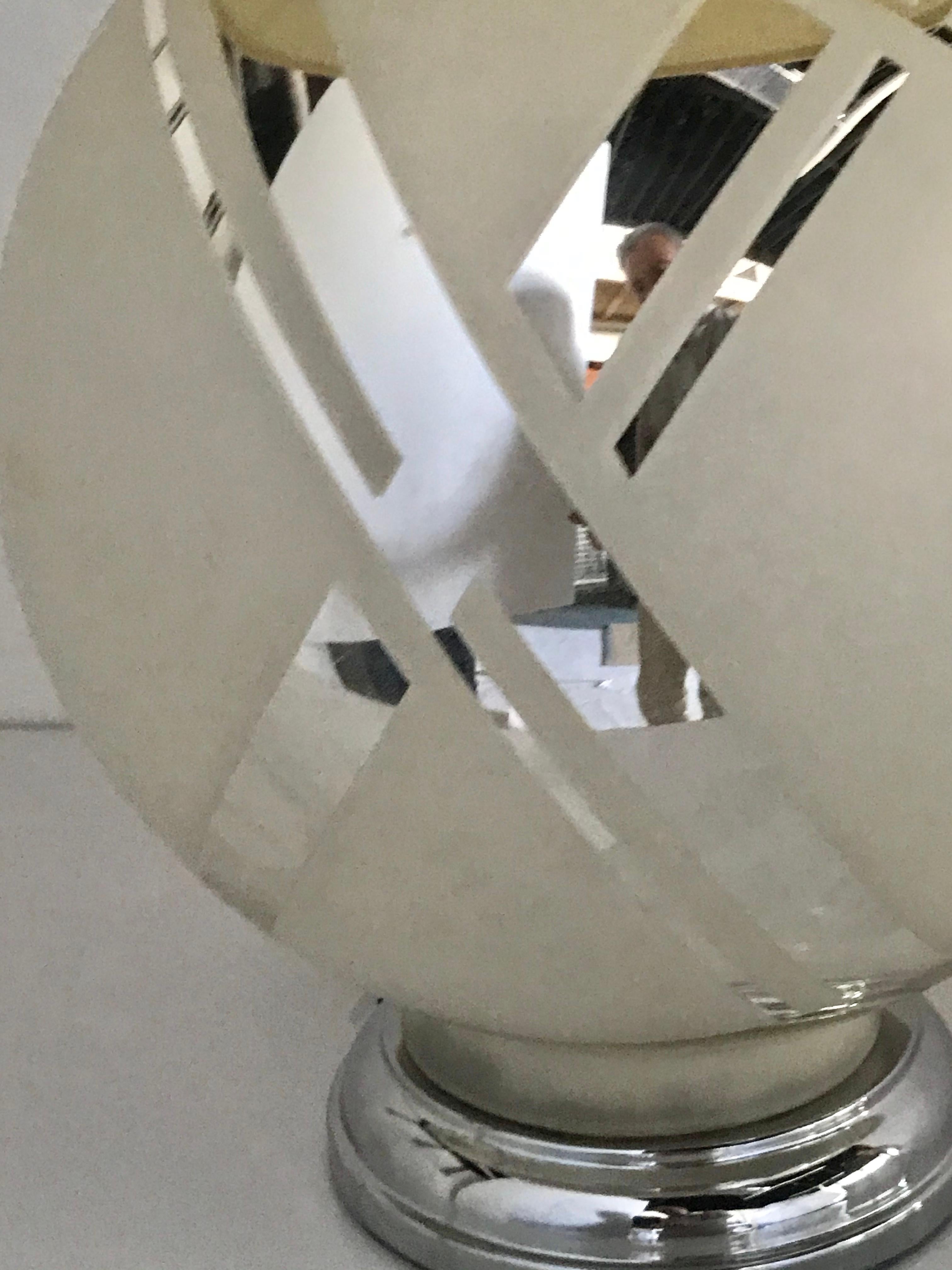 American Deco Modern Round Mirrored Glass Table Lamp 1970s