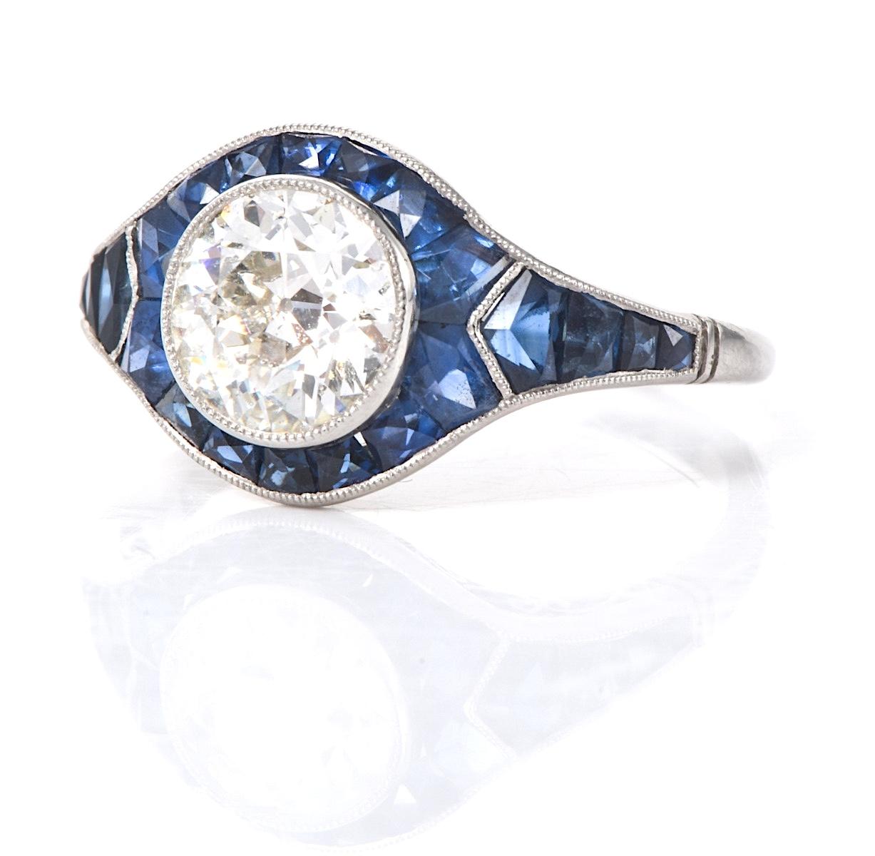 Anello di fidanzamento Deco Old Cut Diamond 2.47cttw con zaffiro e aureola in platino in vendita 4