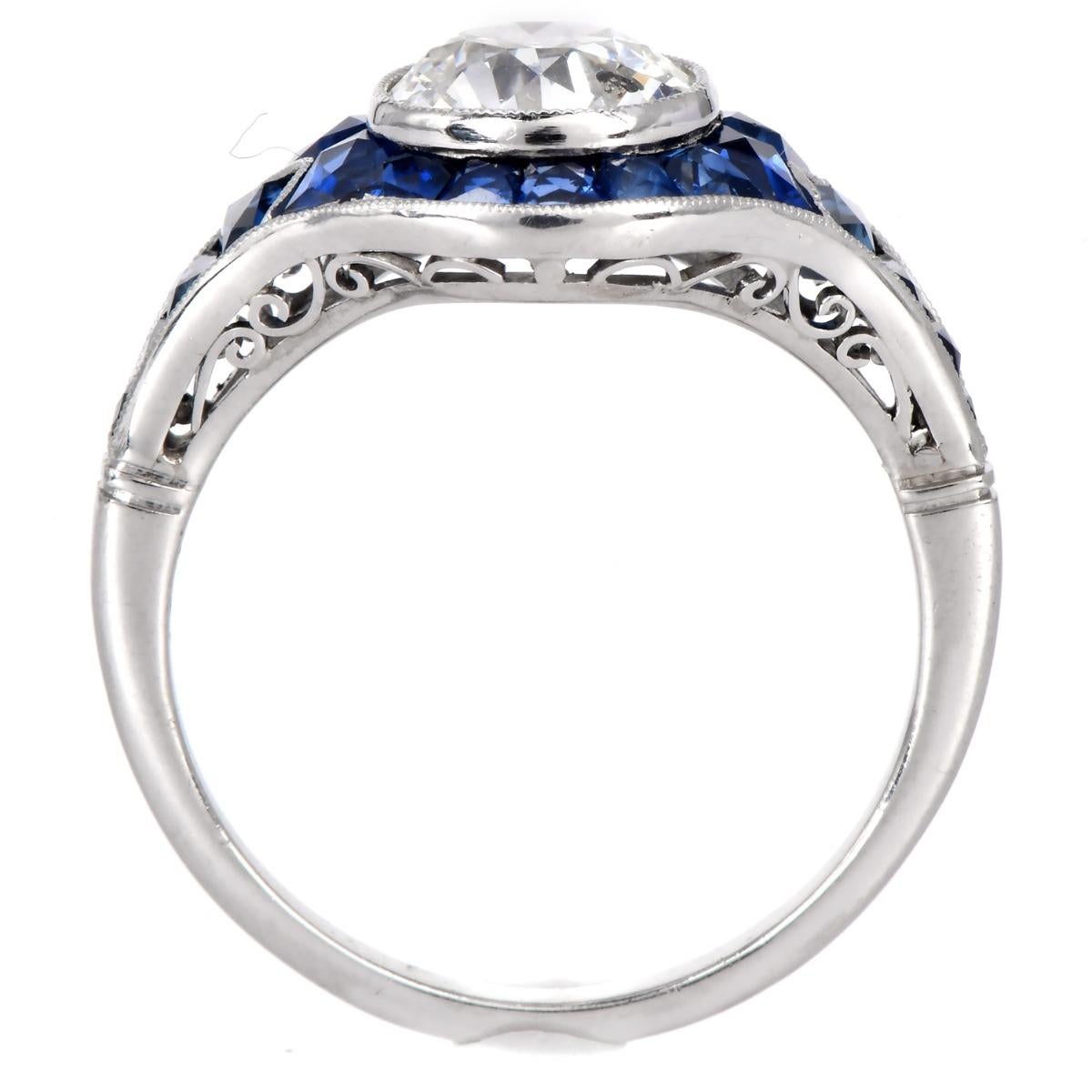 Anello di fidanzamento Deco Old Cut Diamond 2.47cttw con zaffiro e aureola in platino In condizioni ottime in vendita a Miami, FL