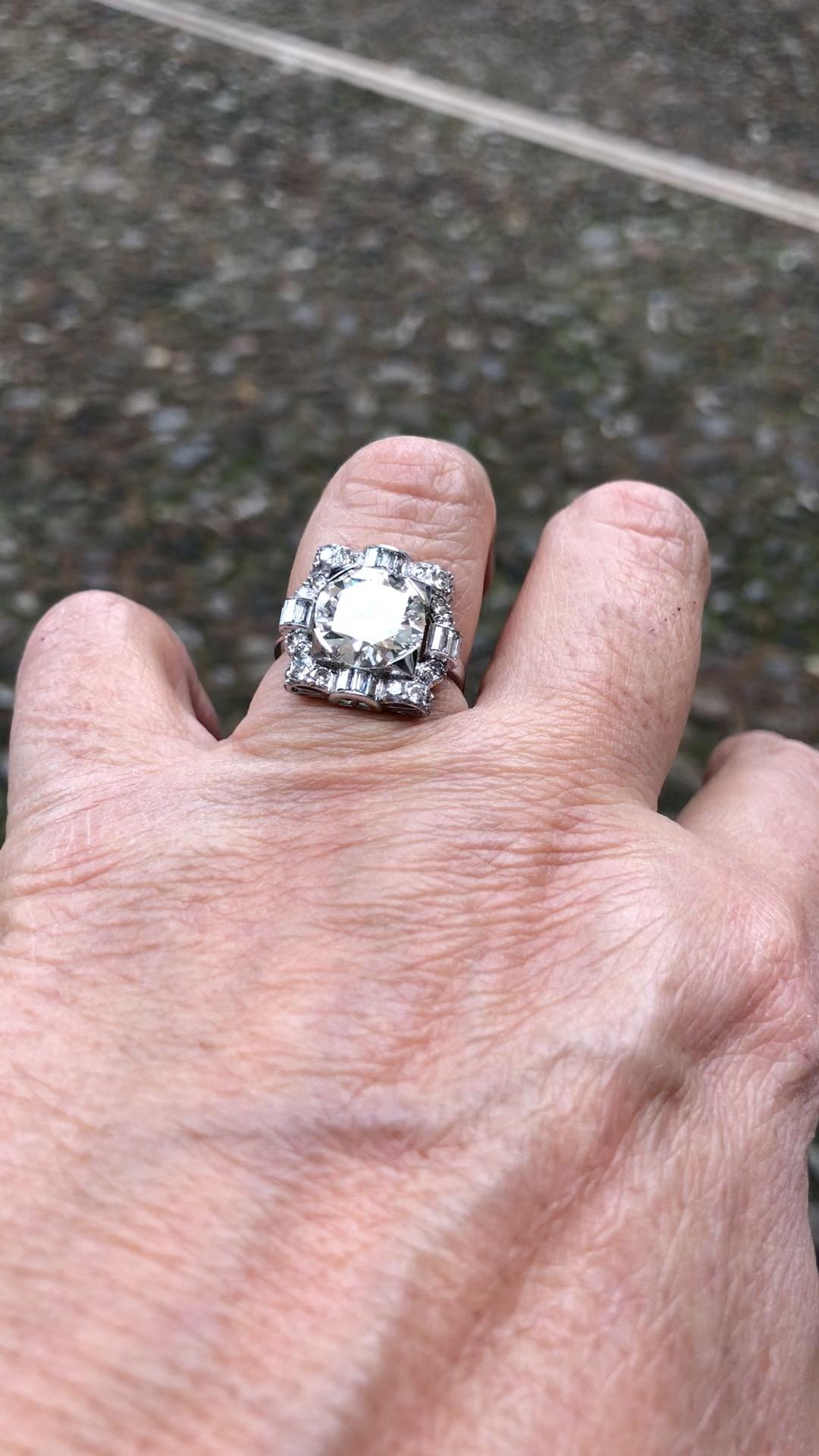 Anello Deco con diamante in platino in vendita 4