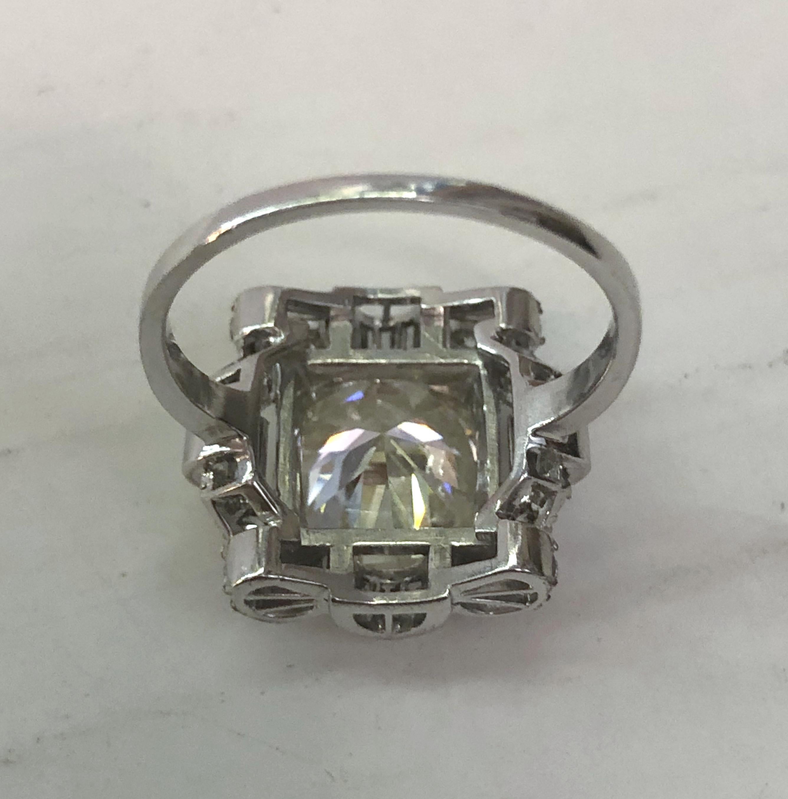 Anello Deco con diamante in platino in vendita 2
