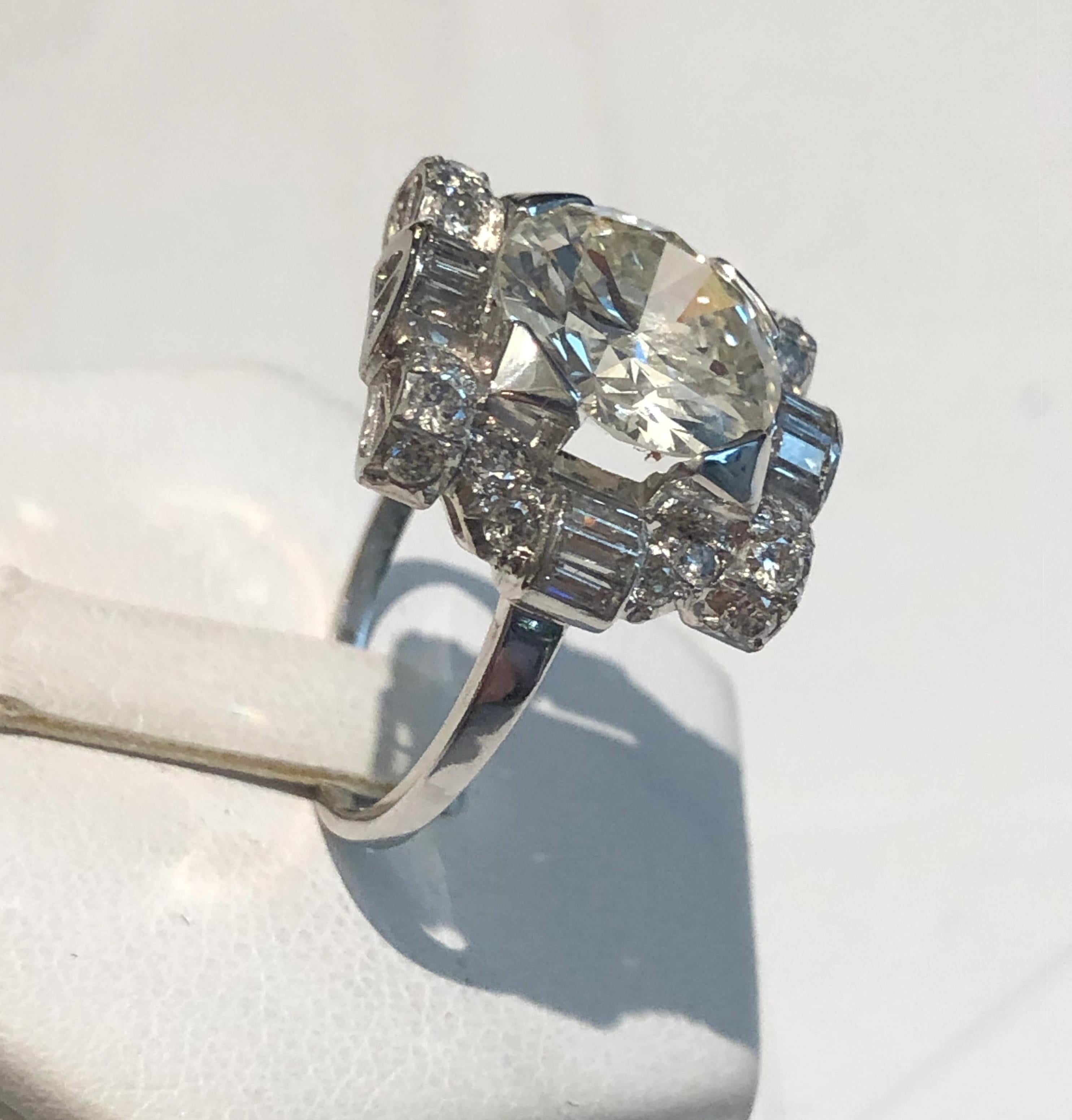 Anello Deco con diamante in platino in vendita 1