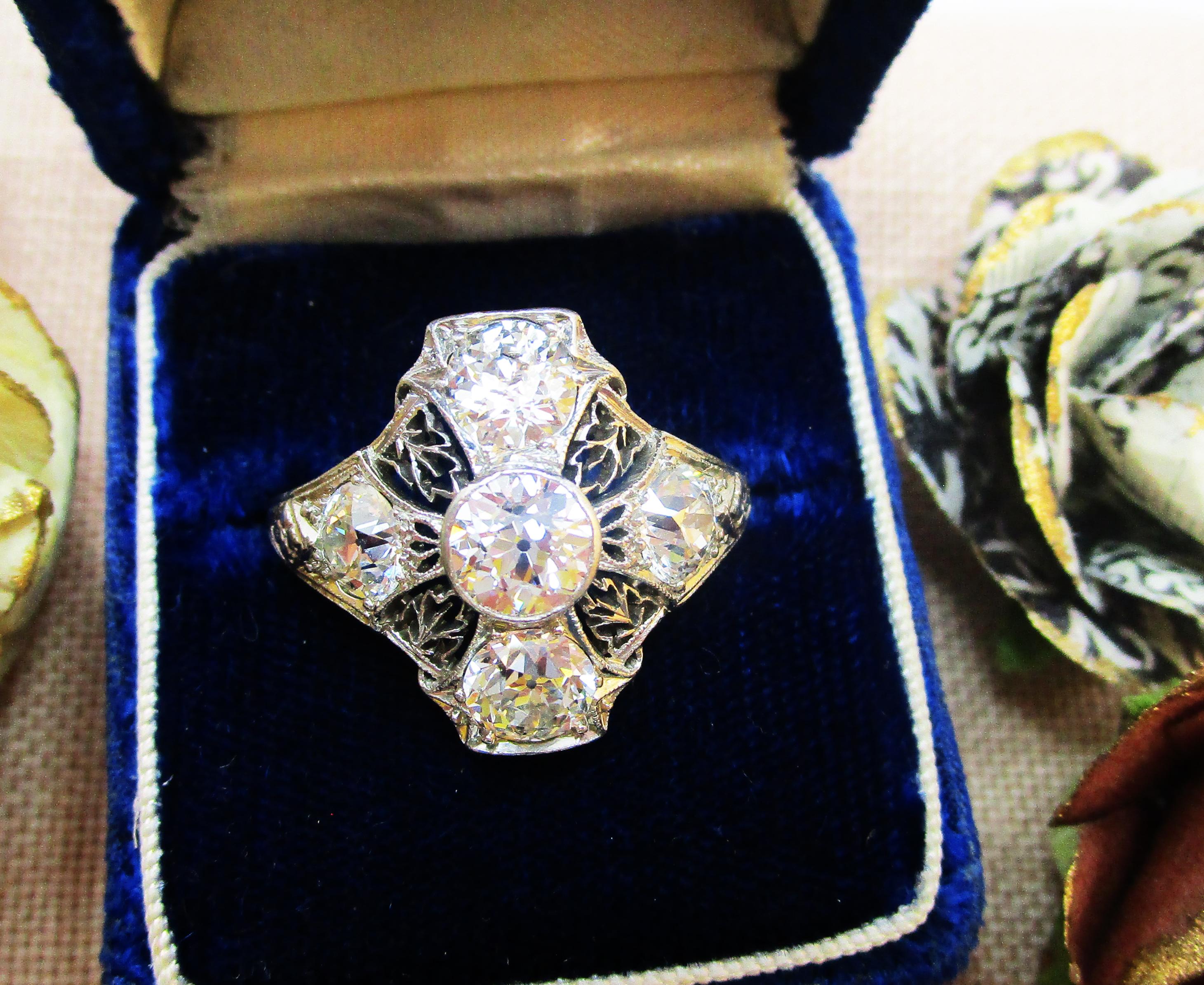 Filigraner Platinring mit 3 Karat Diamanten im europäischen Schliff, Deko-Stil, Größe 8,5 (Art déco) im Angebot