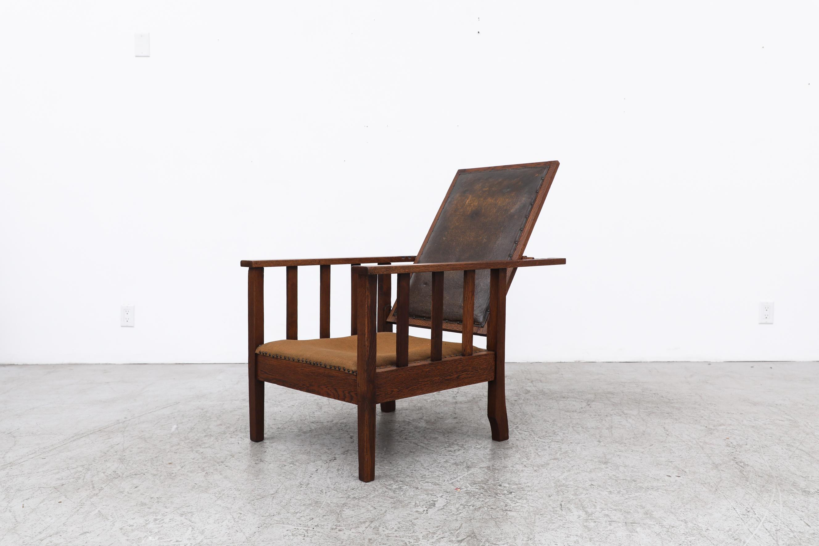 Mid-Century Modern Chaise longue en Oak Oak inclinable Deco avec dossier en cuir Brown foncé et assise en tissu en vente
