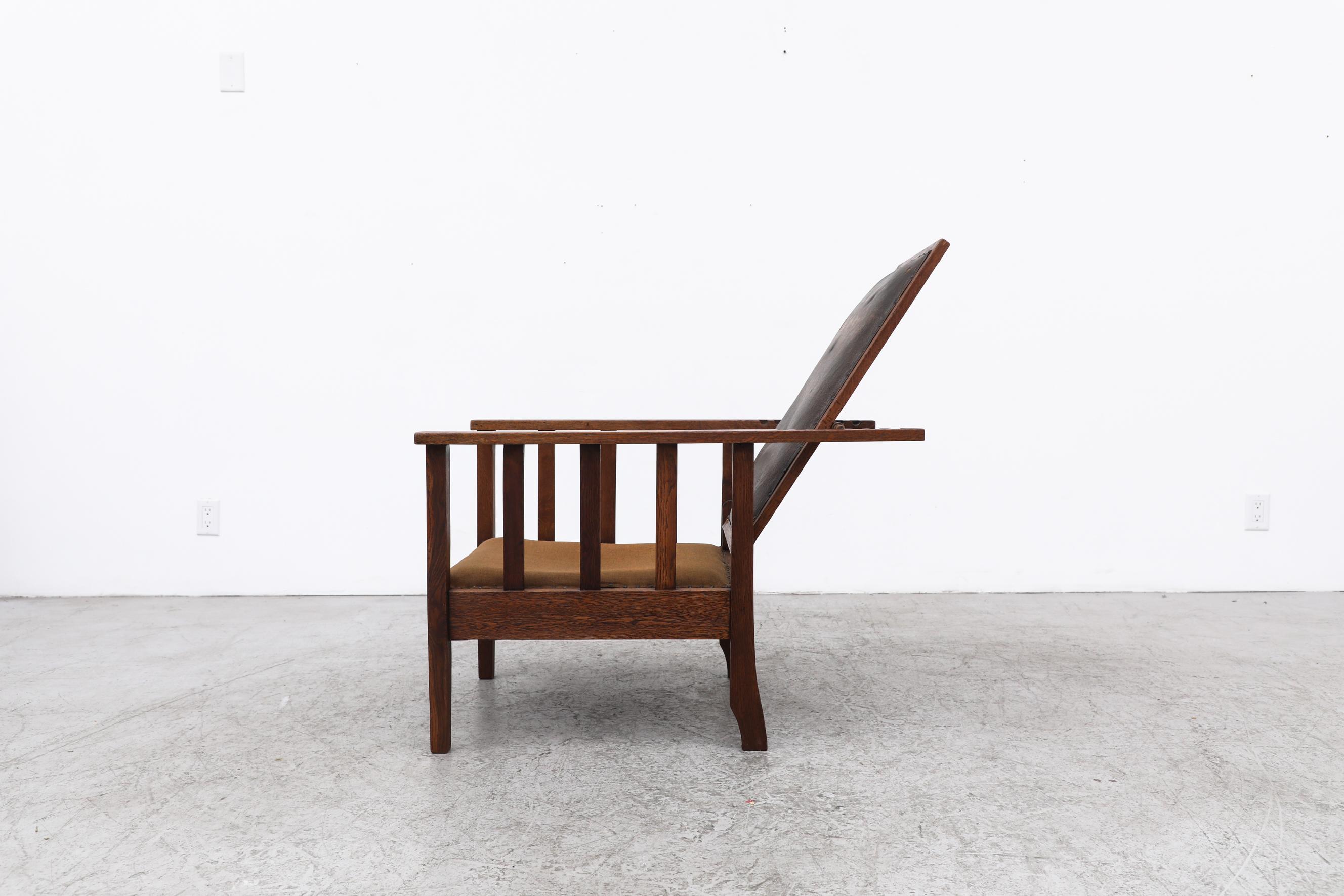 Deco Reclining Oak Lounge Chair mit dunkelbrauner Lederrückenlehne und Stoffsitz (Niederländisch) im Angebot