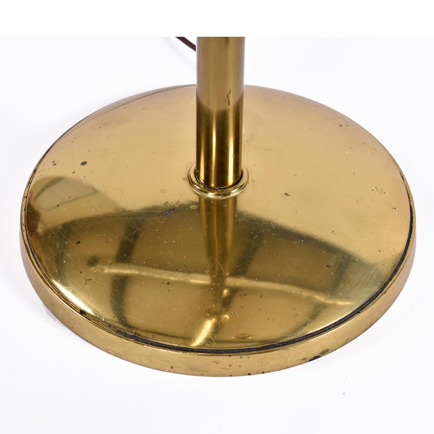 Ensemble de lampadaires torchères chalice Stiffel en laiton Art Déco Greek Key en vente 5