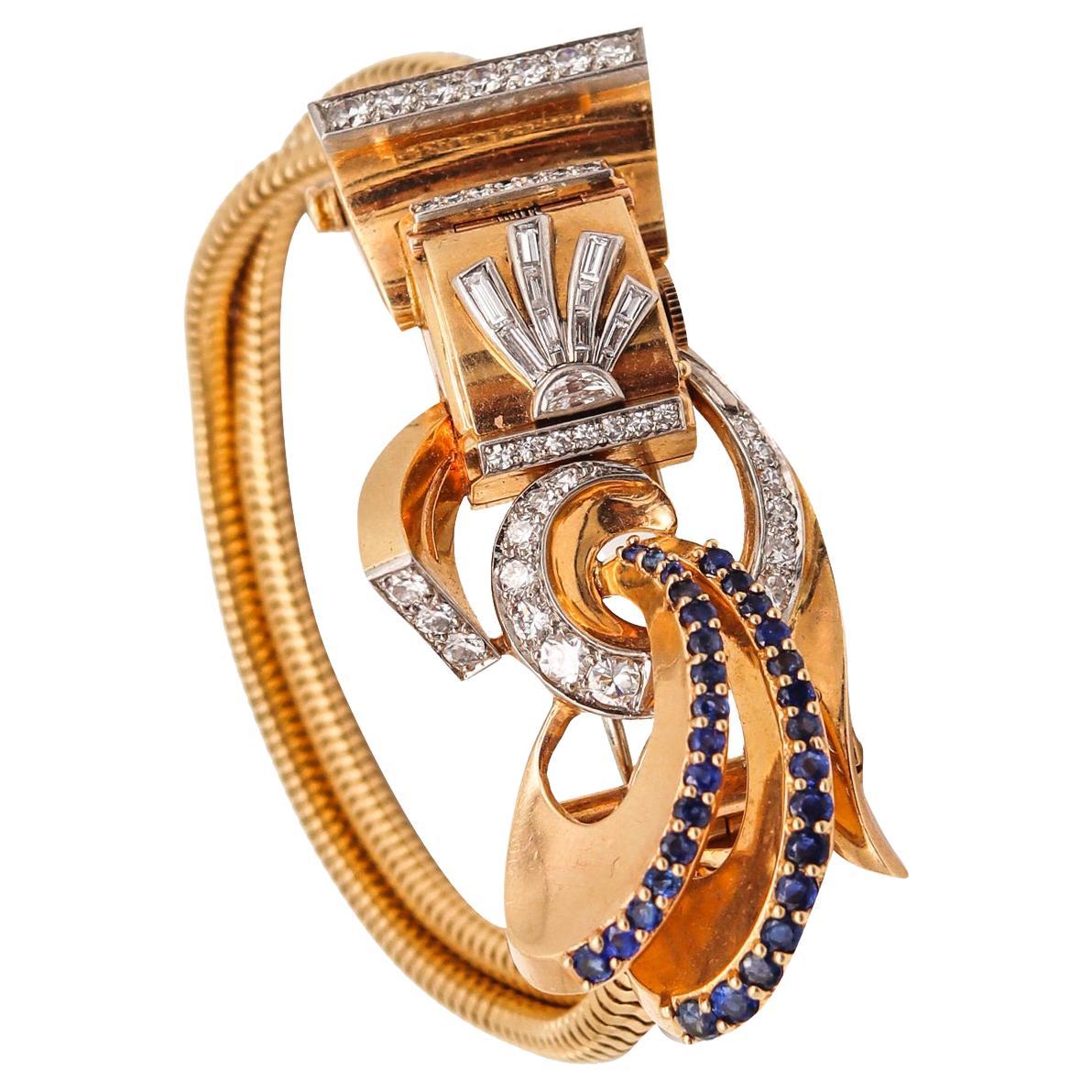Deco Retro 1940 Brosche Armbanduhr 14Kt Gold Platin 5,54 Karat Diamanten Saphiren im Angebot