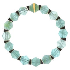 Halskette aus Aquamarin und Onyx im Deko-Stil